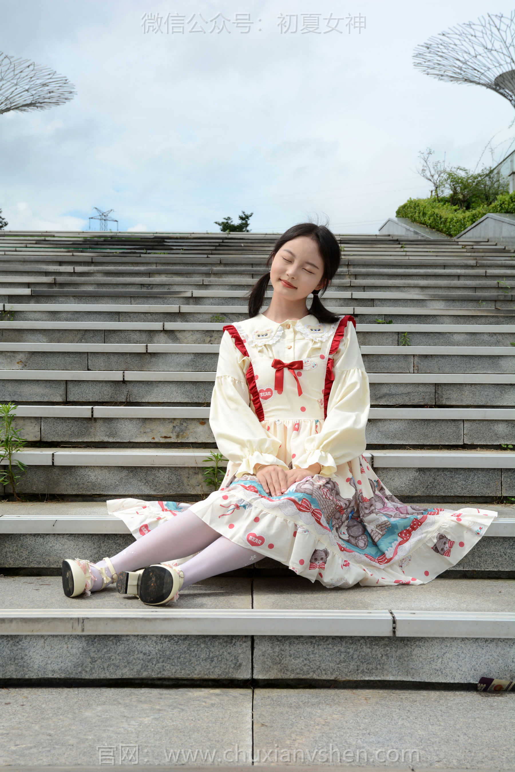 初夏女神 No.269 双双 逛游乐场/(140P)