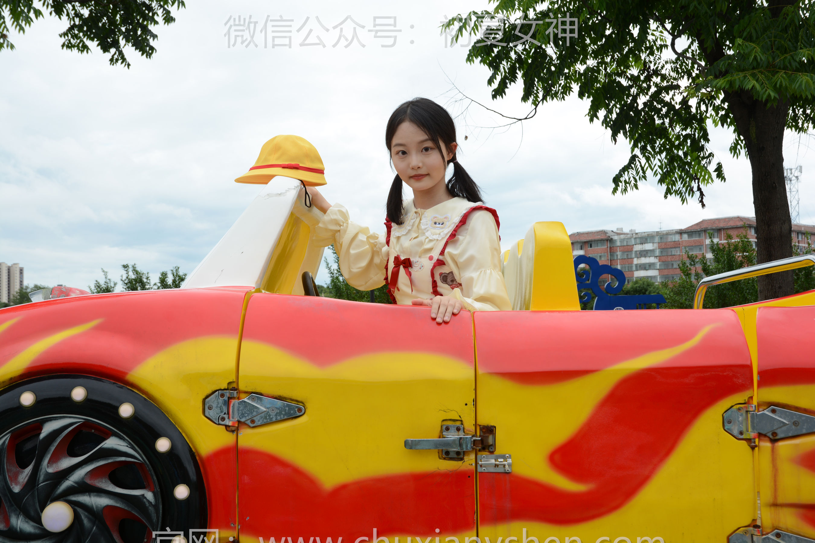 初夏女神 No.269 双双 逛游乐场/(140P)