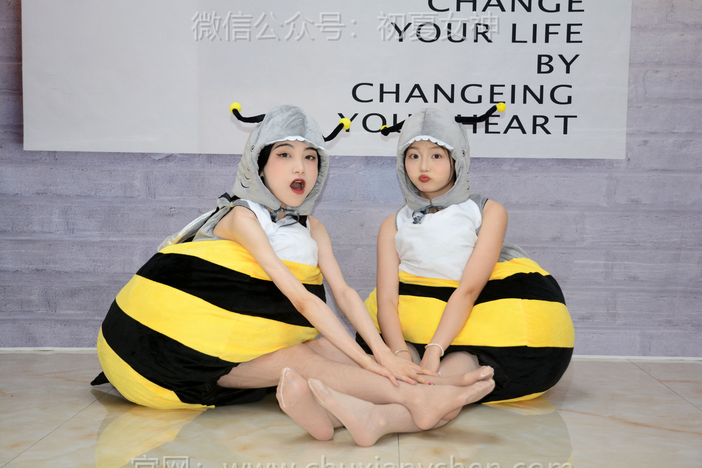 初夏女神 No.271 柒柒&双双 两只小蜜蜂/(140P)