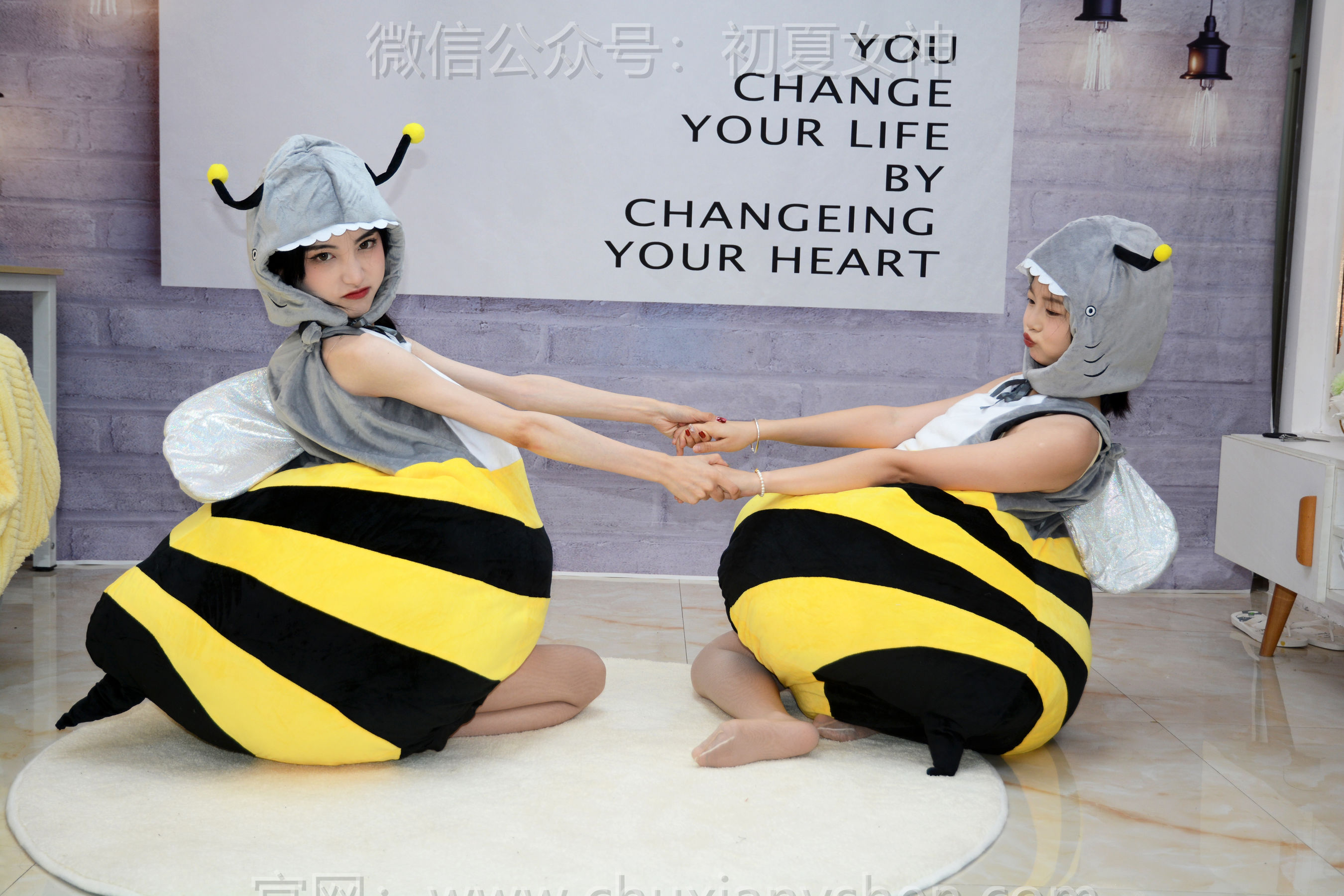 初夏女神 No.271 柒柒&双双 两只小蜜蜂/(140P)