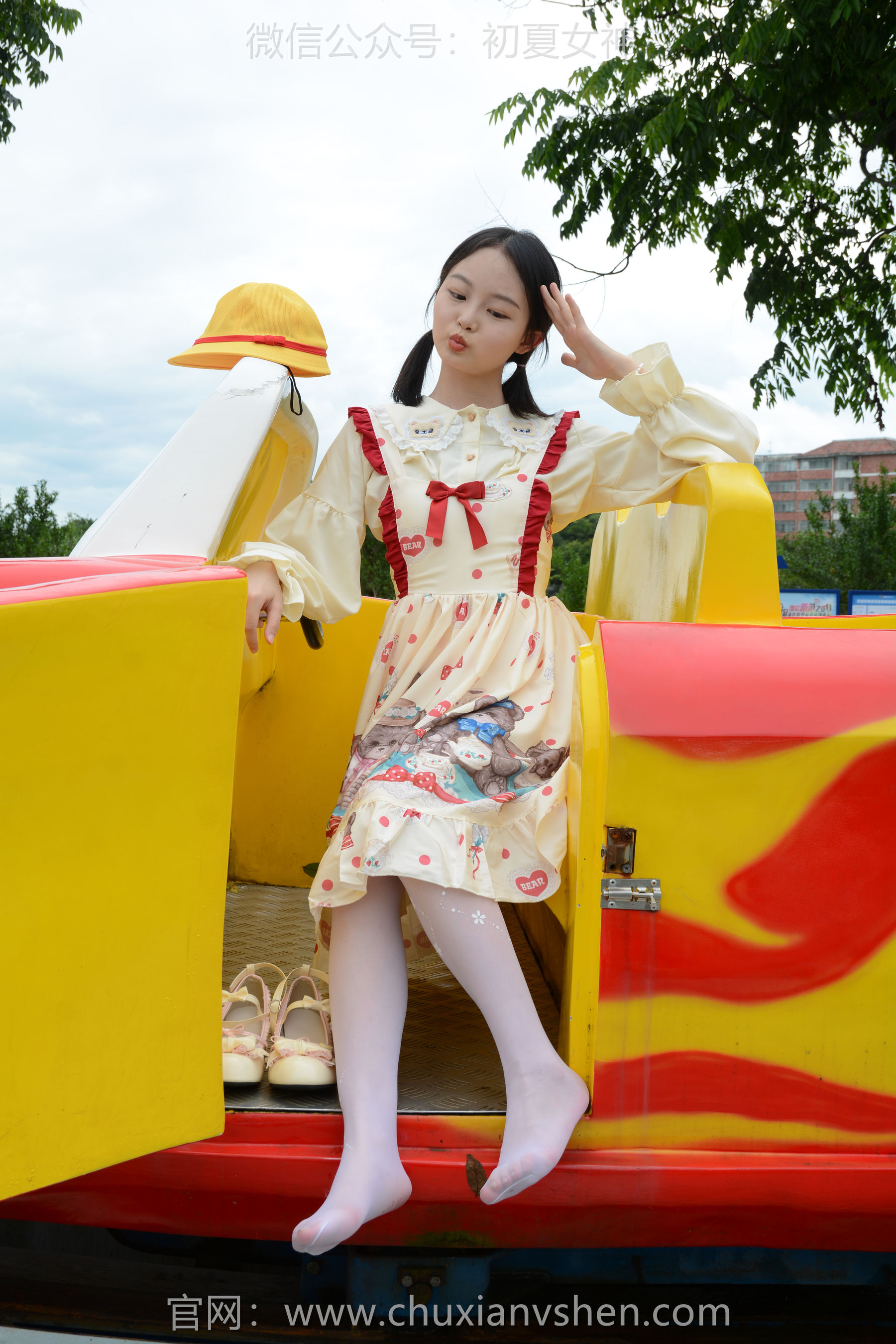 初夏女神 No.269 双双 逛游乐场/(140P)