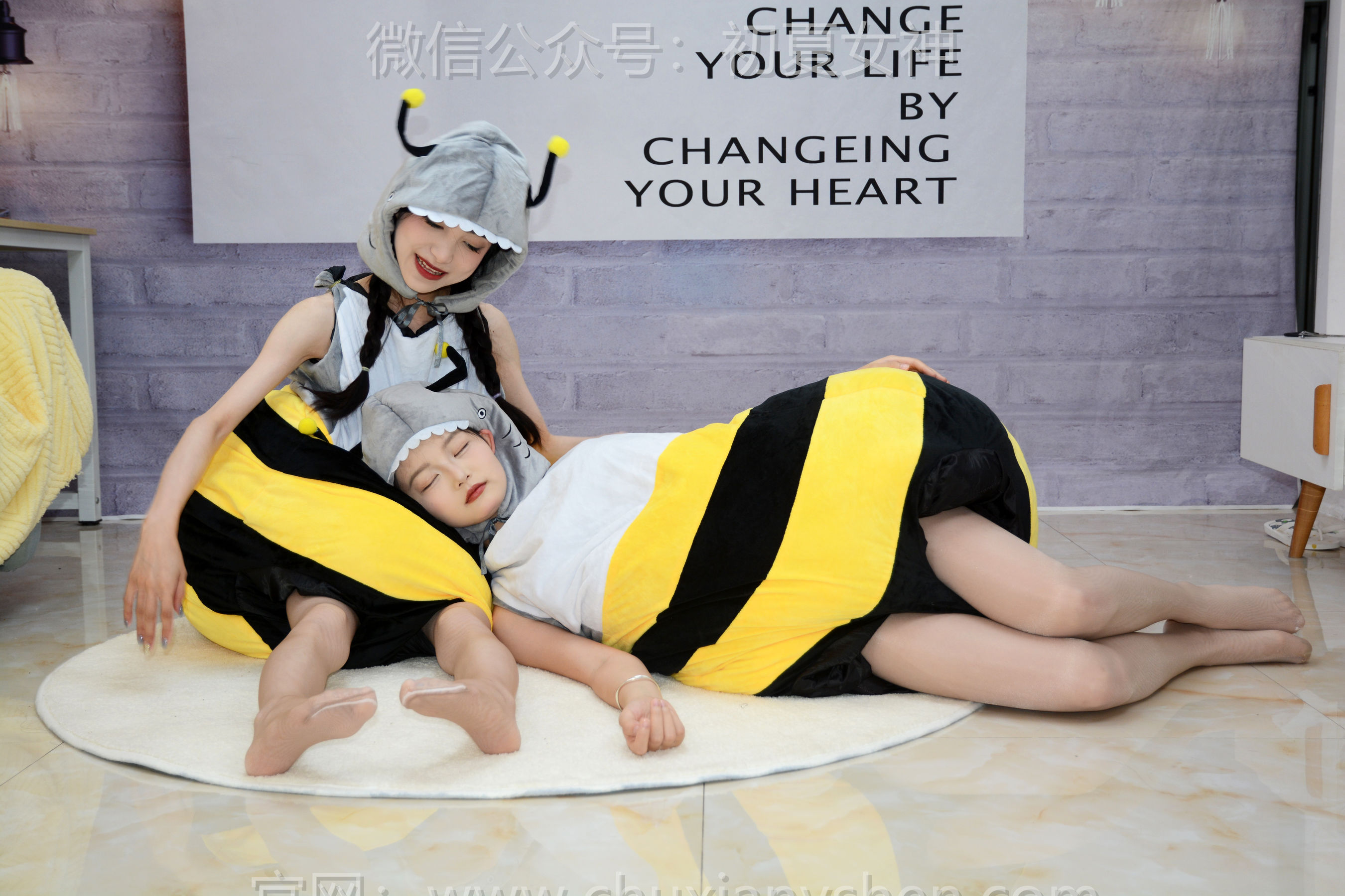 初夏女神 No.271 柒柒&双双 两只小蜜蜂/(140P)