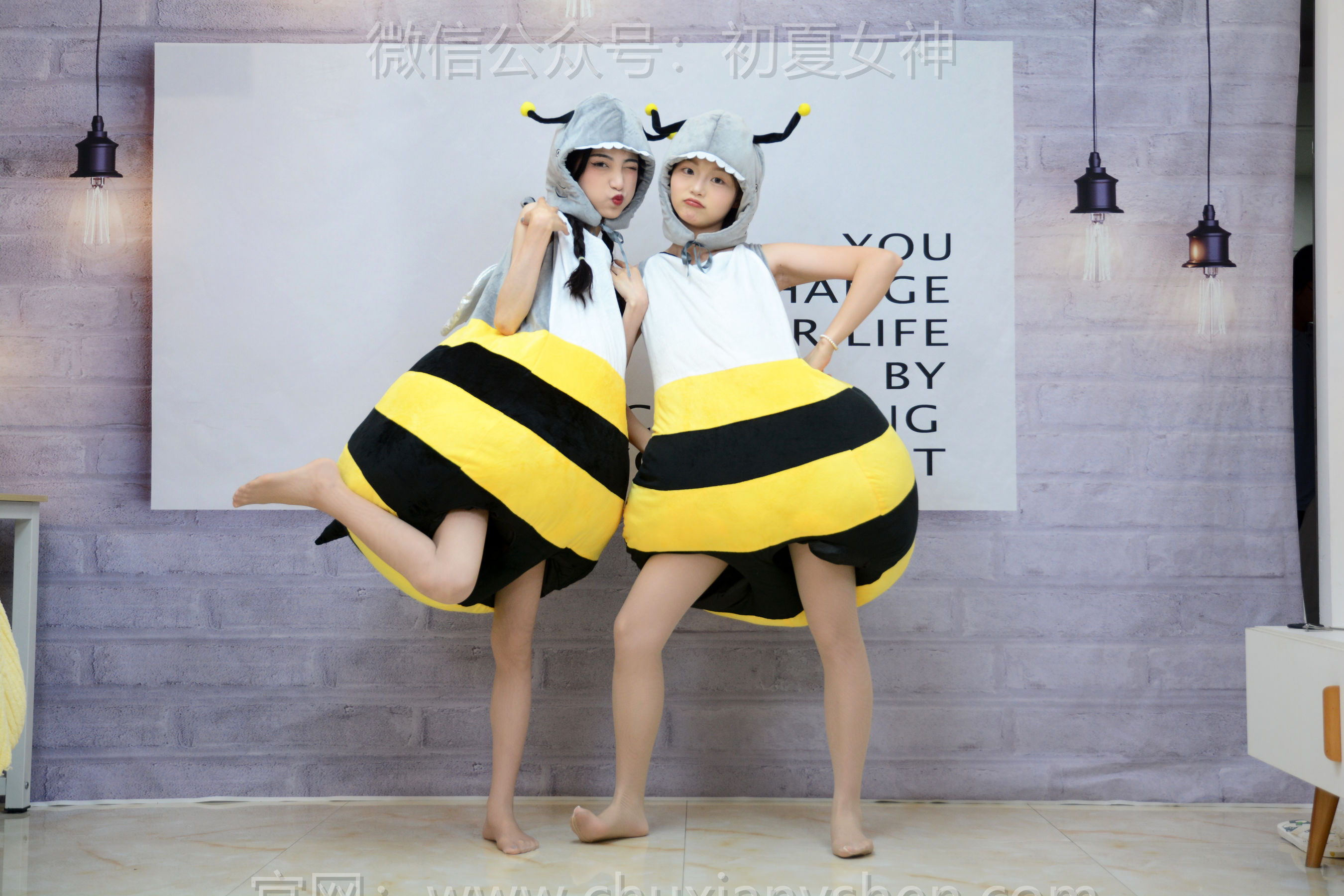 初夏女神 No.271 柒柒&双双 两只小蜜蜂/(140P)