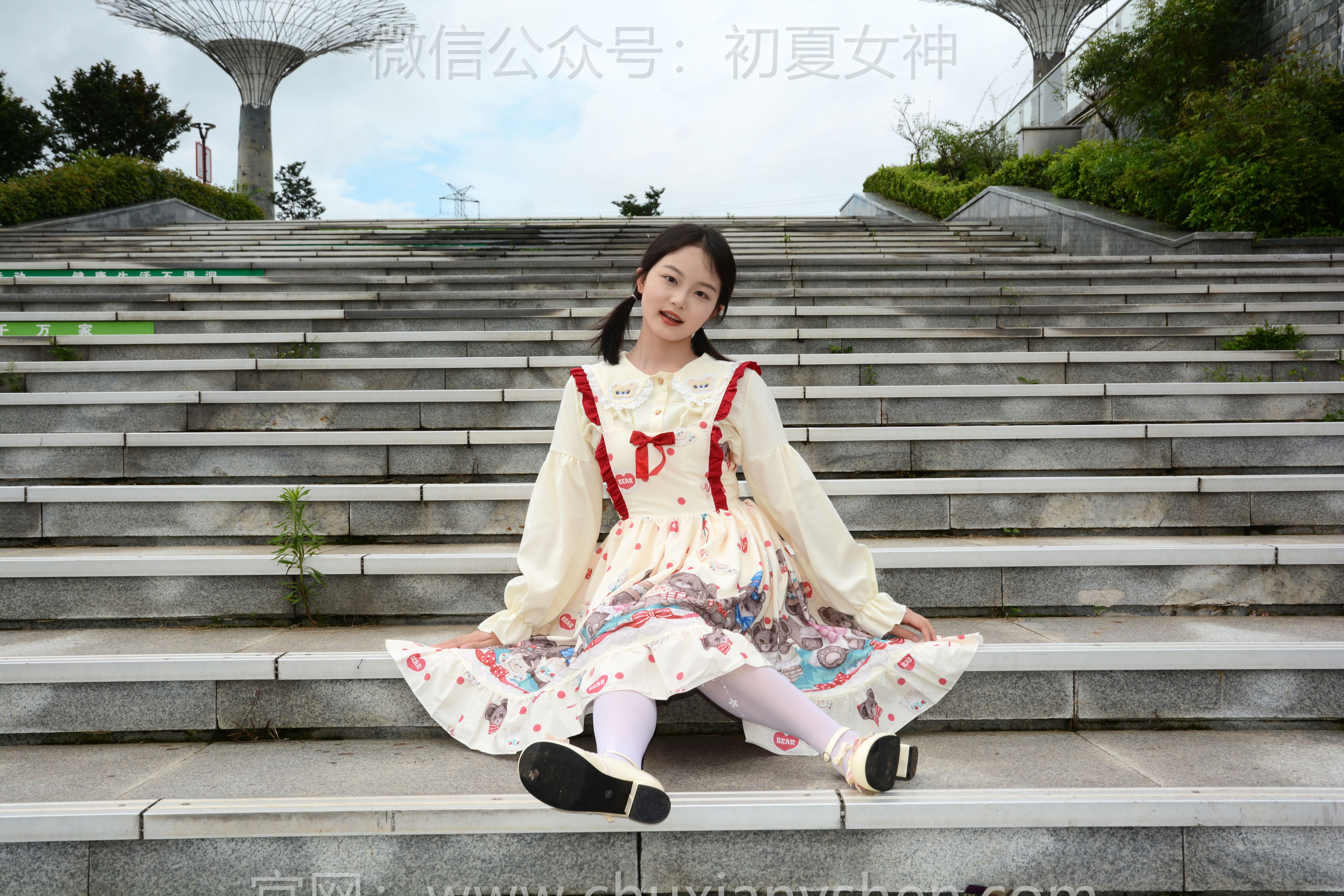 初夏女神 No.269 双双 逛游乐场/(140P)