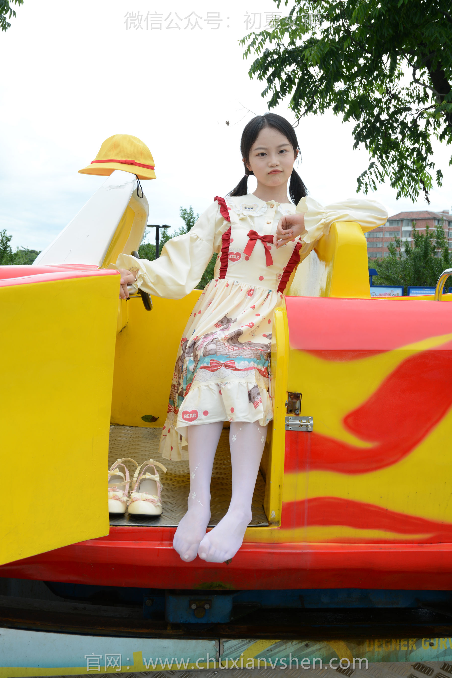 初夏女神 No.269 双双 逛游乐场/(140P)