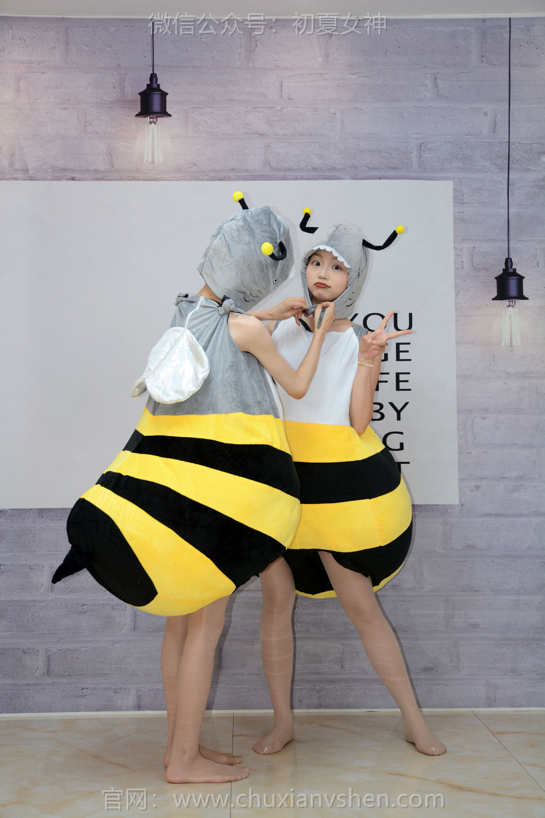 初夏女神 No.271 柒柒&双双 两只小蜜蜂/(140P)