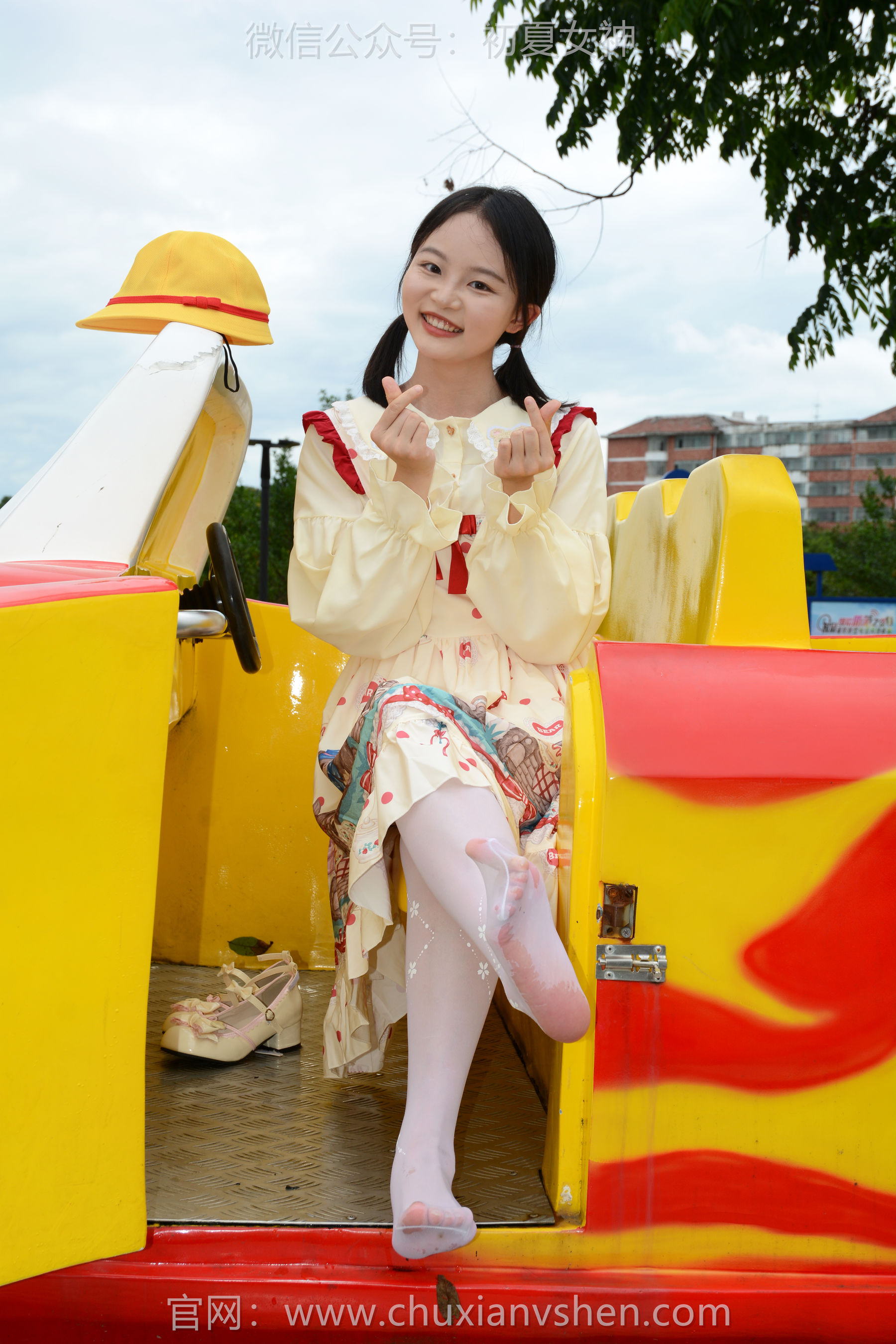 初夏女神 No.269 双双 逛游乐场/(140P)