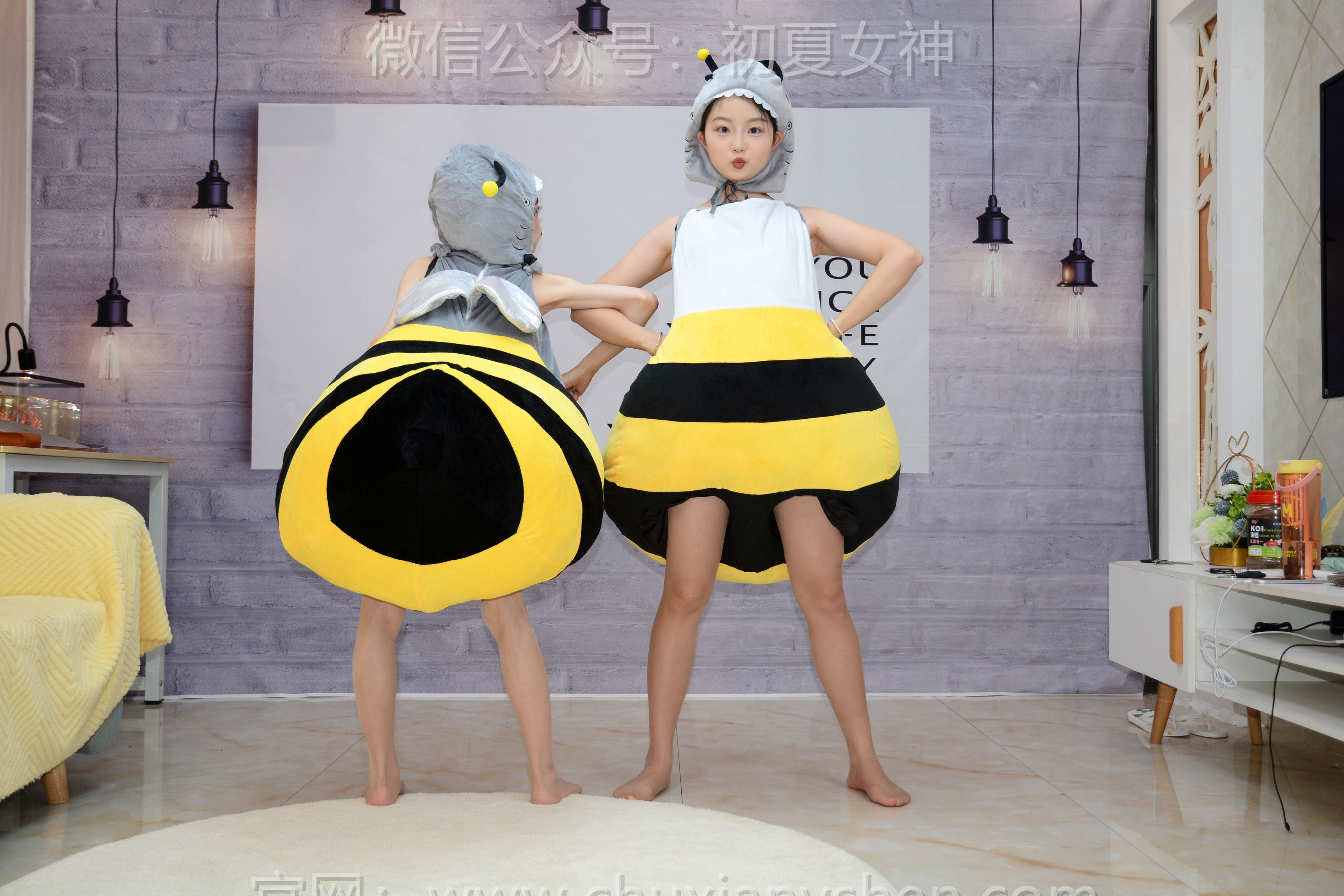 初夏女神 No.271 柒柒&双双 两只小蜜蜂/(140P)