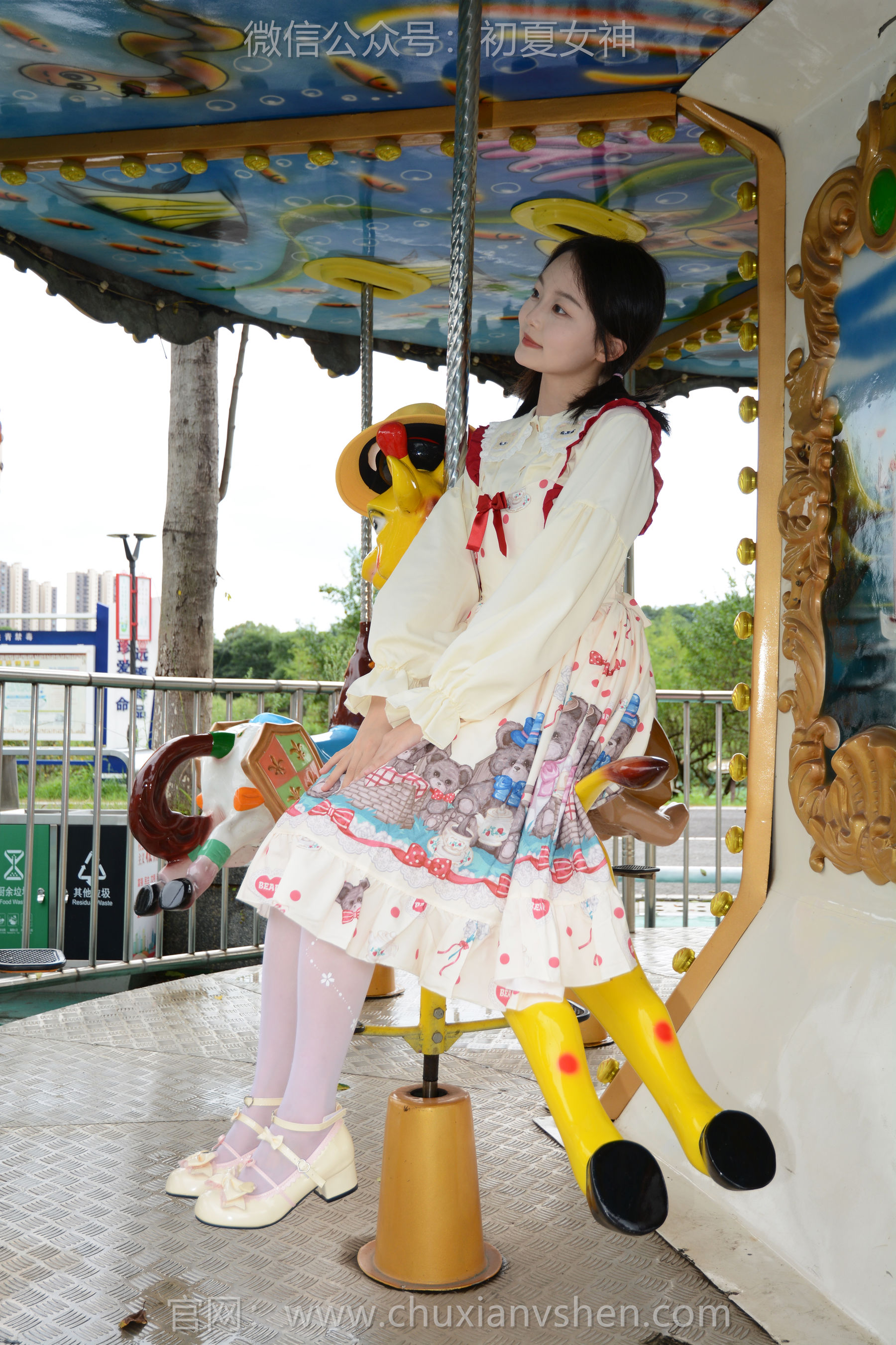 初夏女神 No.269 双双 逛游乐场/(140P)