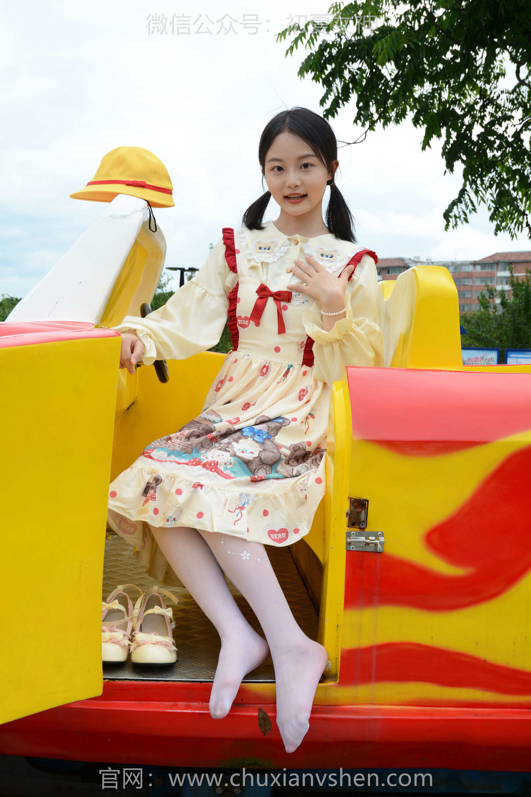 初夏女神 No.269 双双 逛游乐场/(140P)