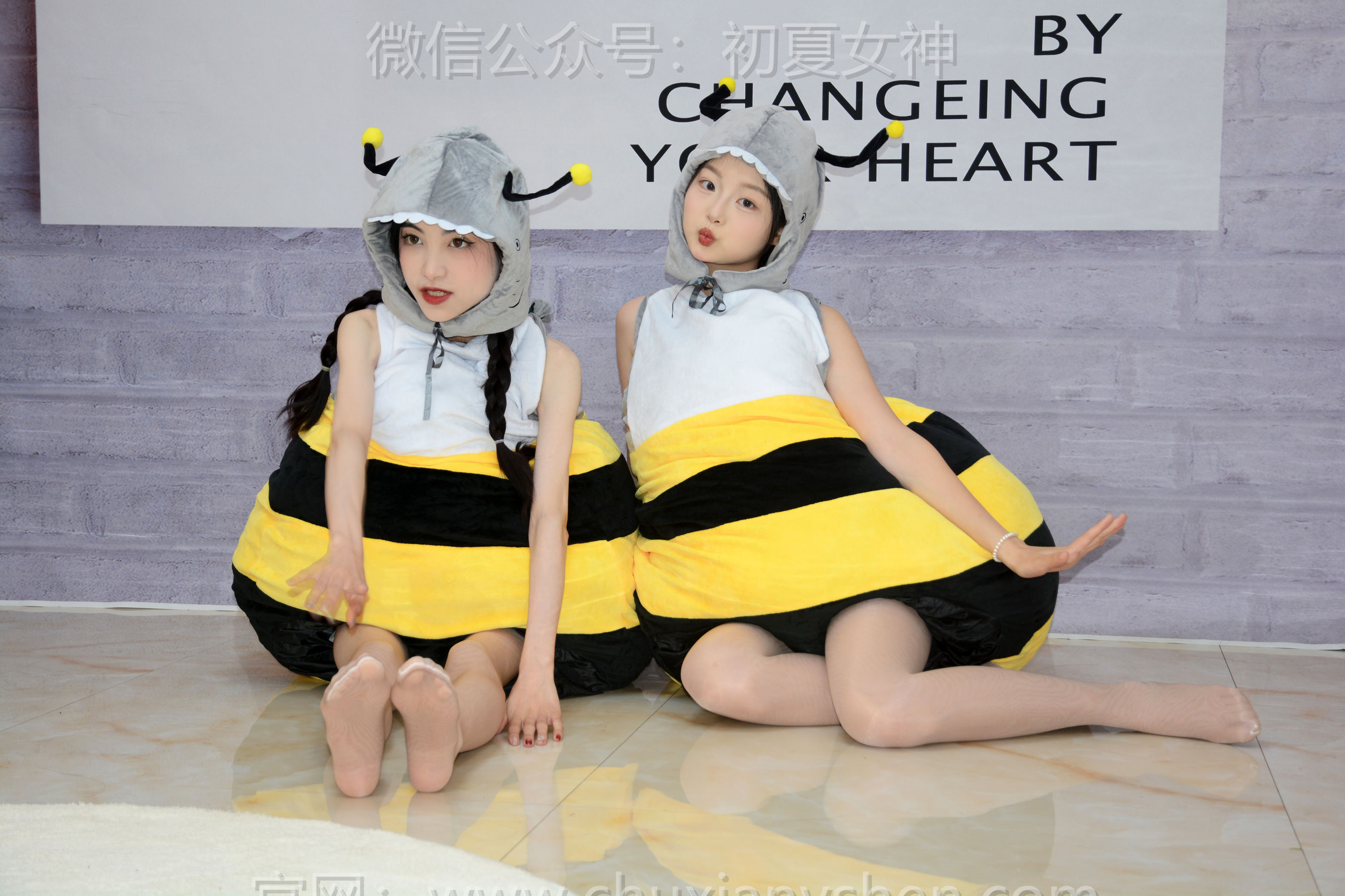 初夏女神 No.271 柒柒&双双 两只小蜜蜂/(140P)