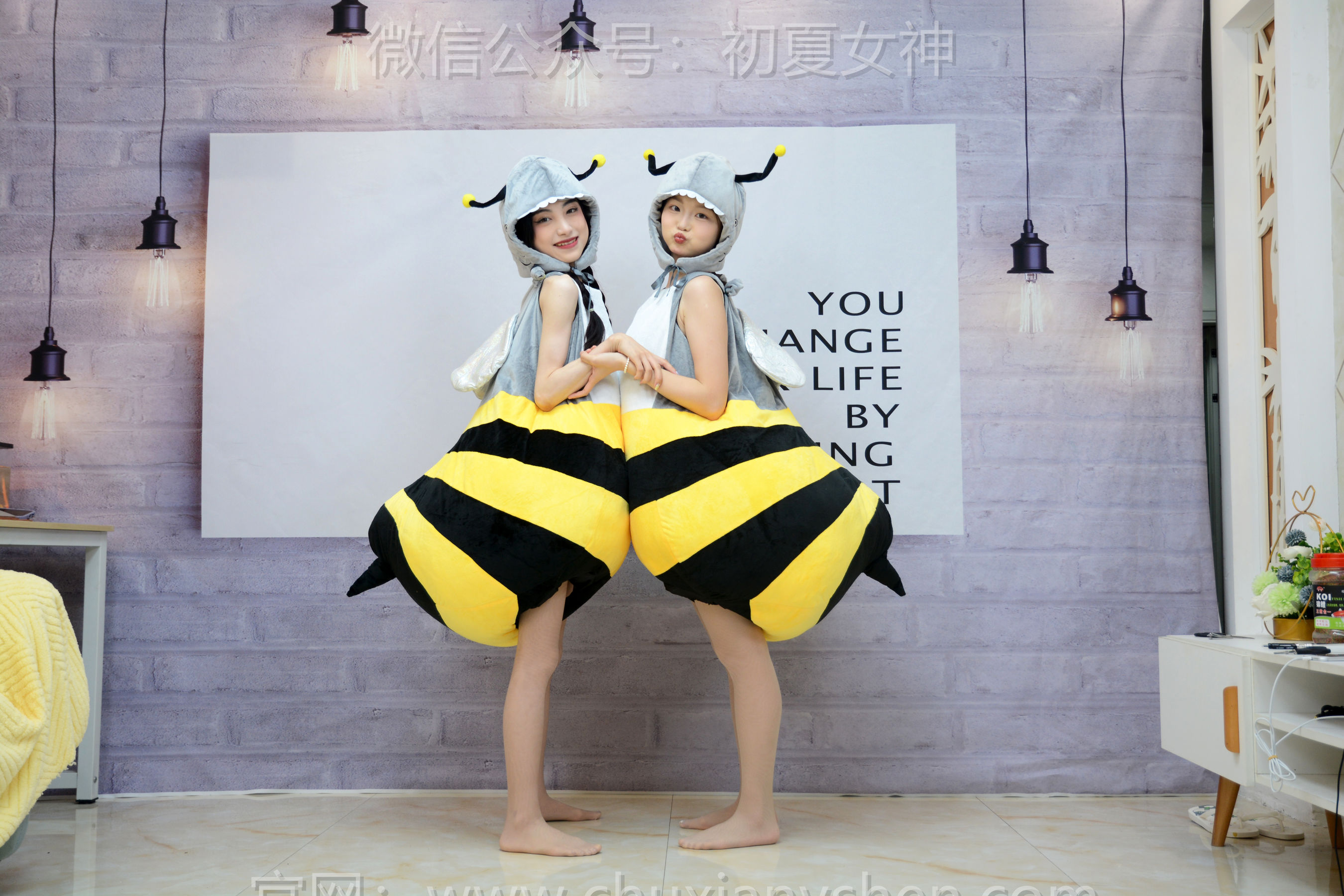 初夏女神 No.271 柒柒&双双 两只小蜜蜂/(140P)