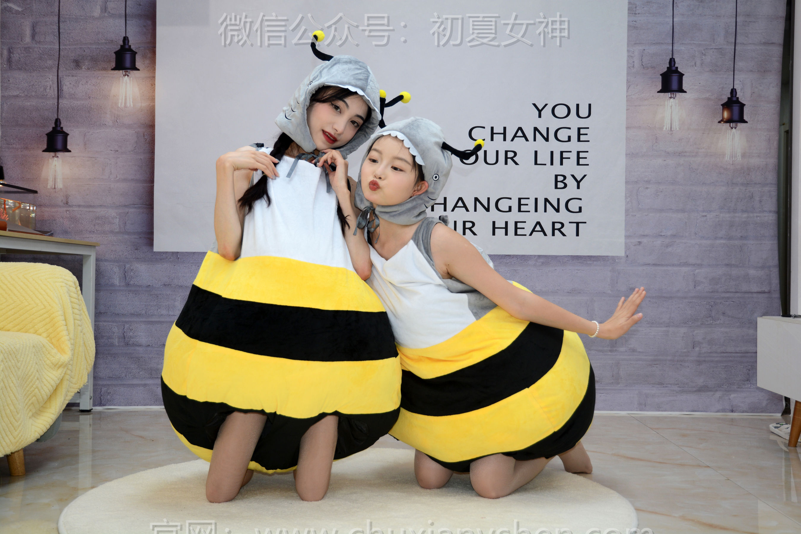 初夏女神 No.271 柒柒&双双 两只小蜜蜂/(140P)