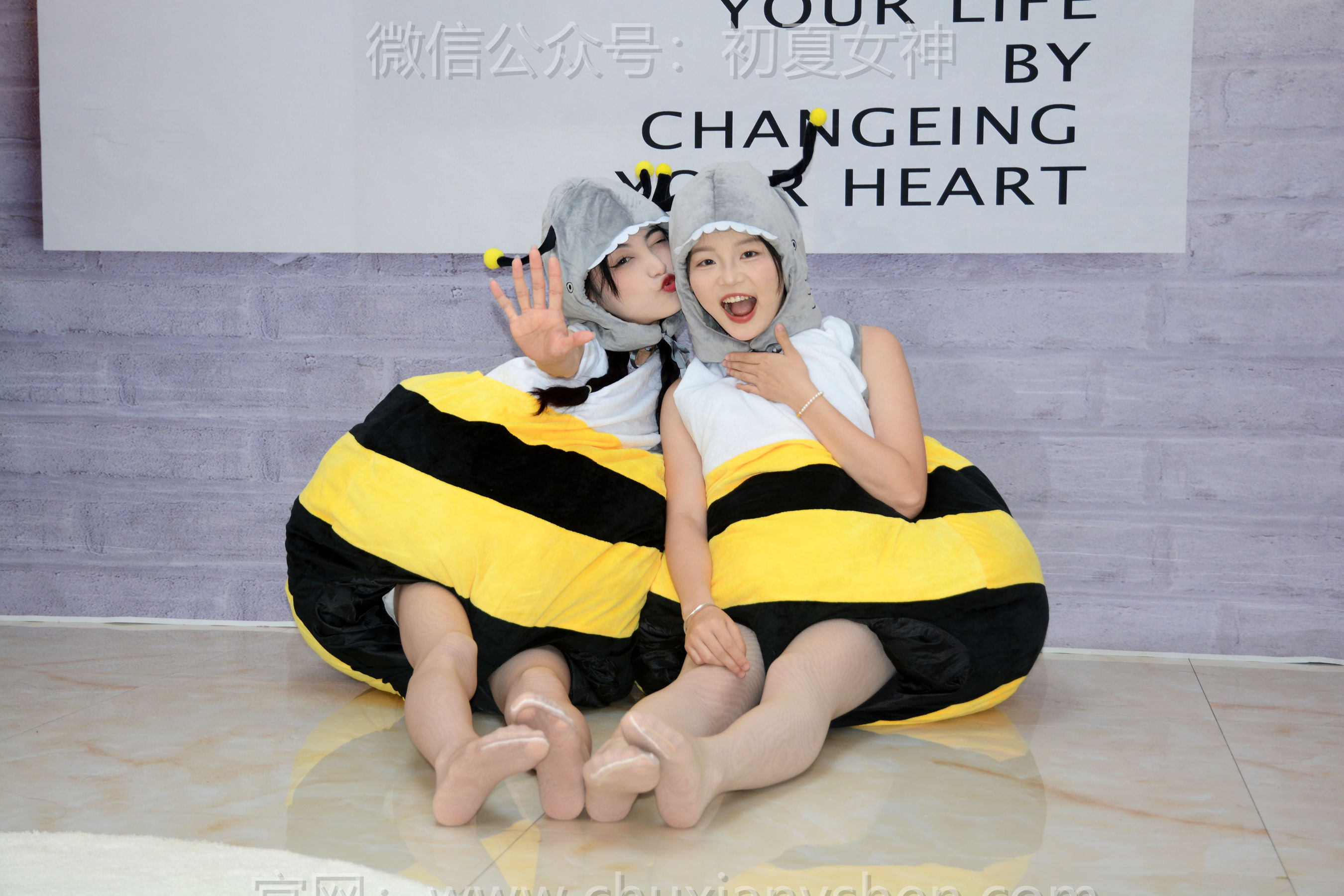 初夏女神 No.271 柒柒&双双 两只小蜜蜂/(140P)