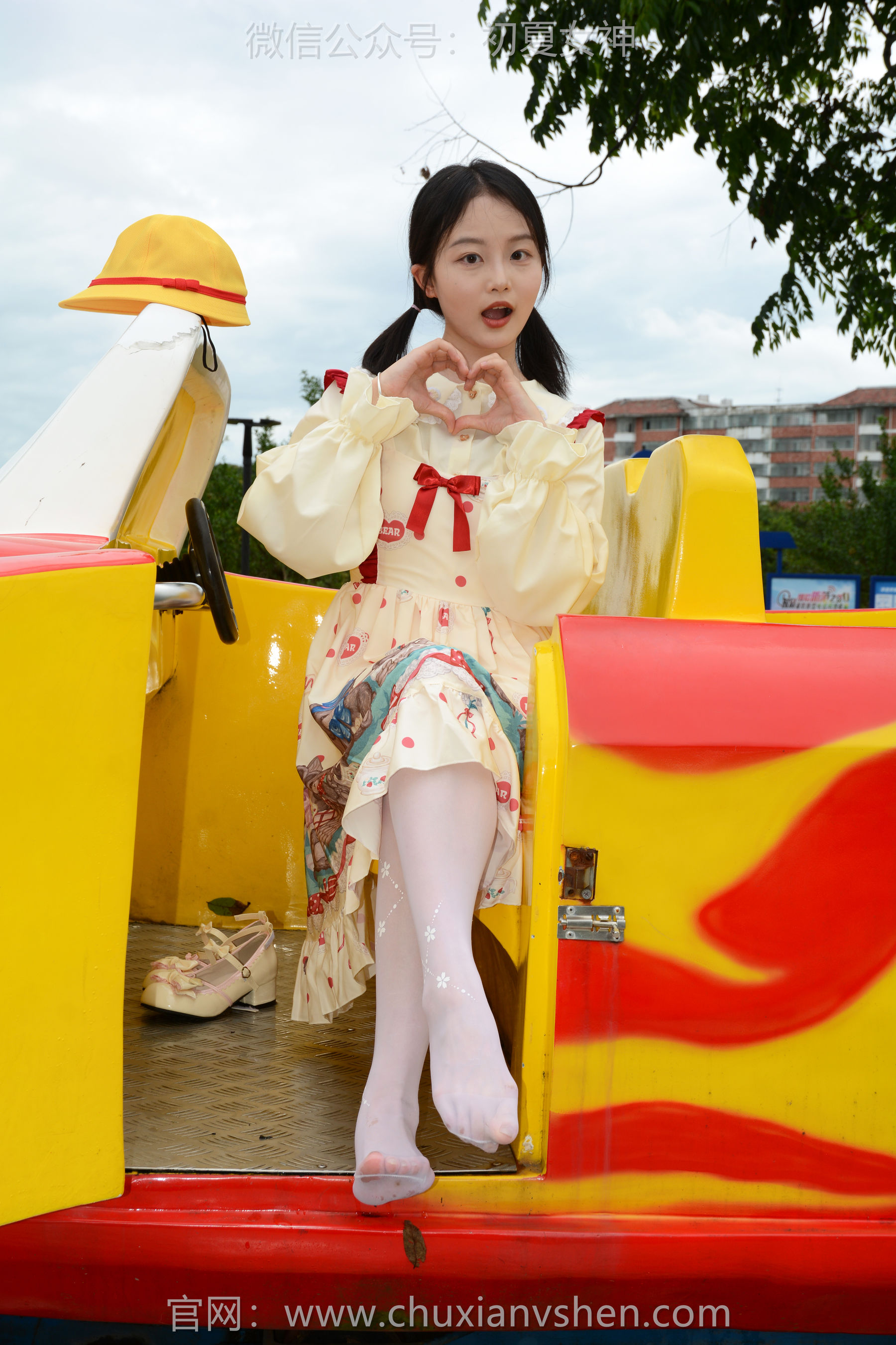 初夏女神 No.269 双双 逛游乐场/(140P)