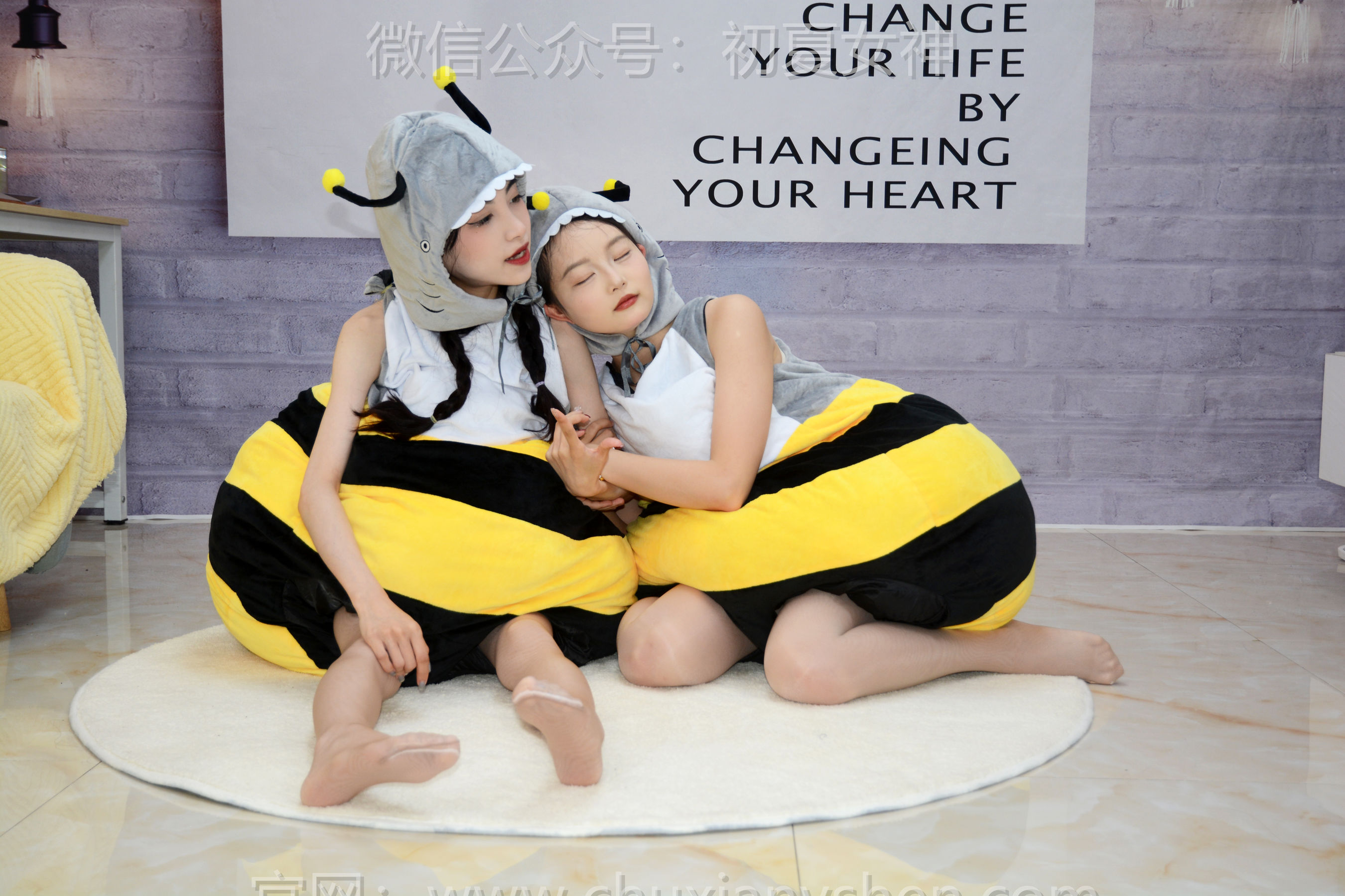 初夏女神 No.271 柒柒&双双 两只小蜜蜂/(140P)