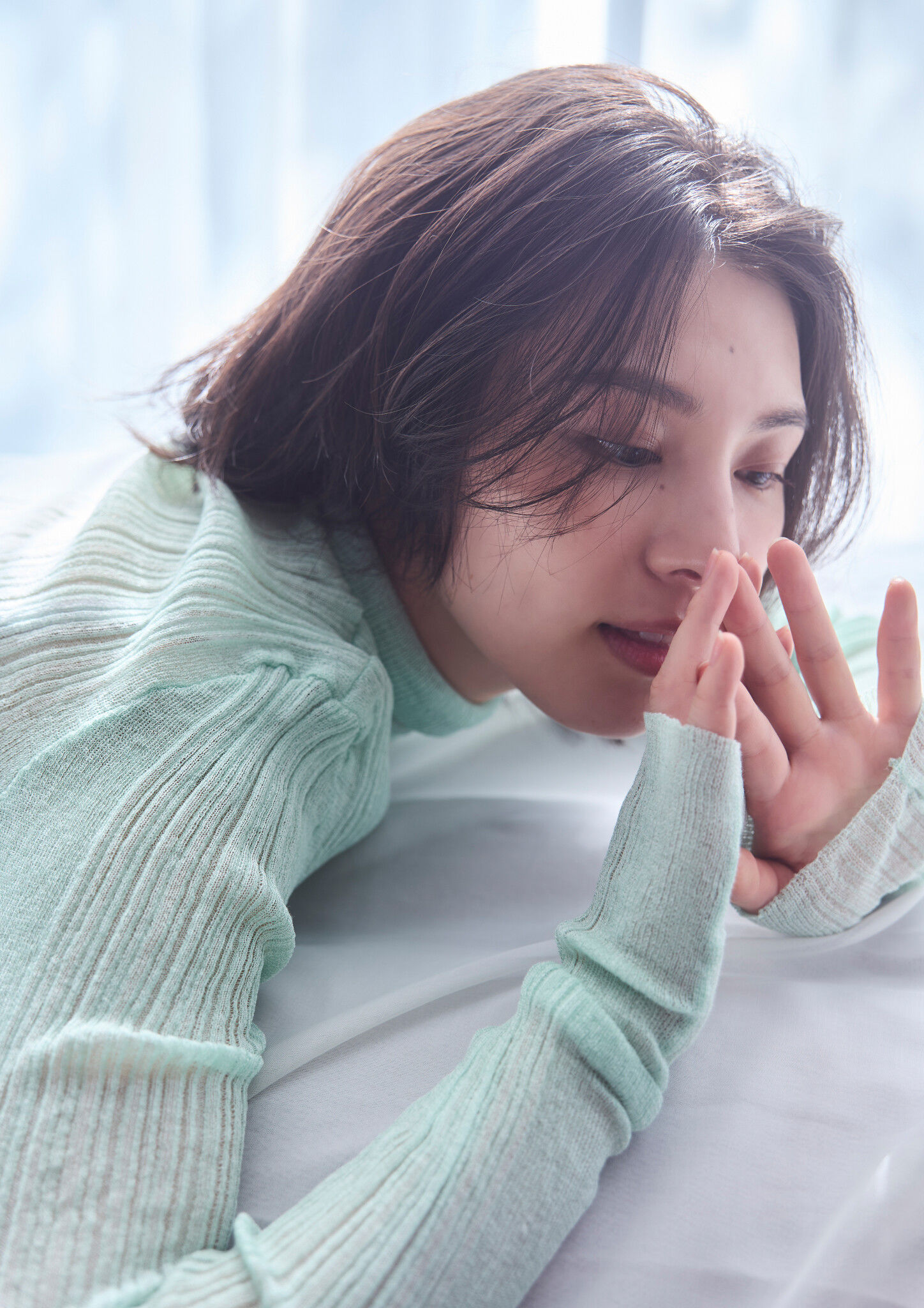 相楽伊織 - 背中から抱きしめて/(51P)