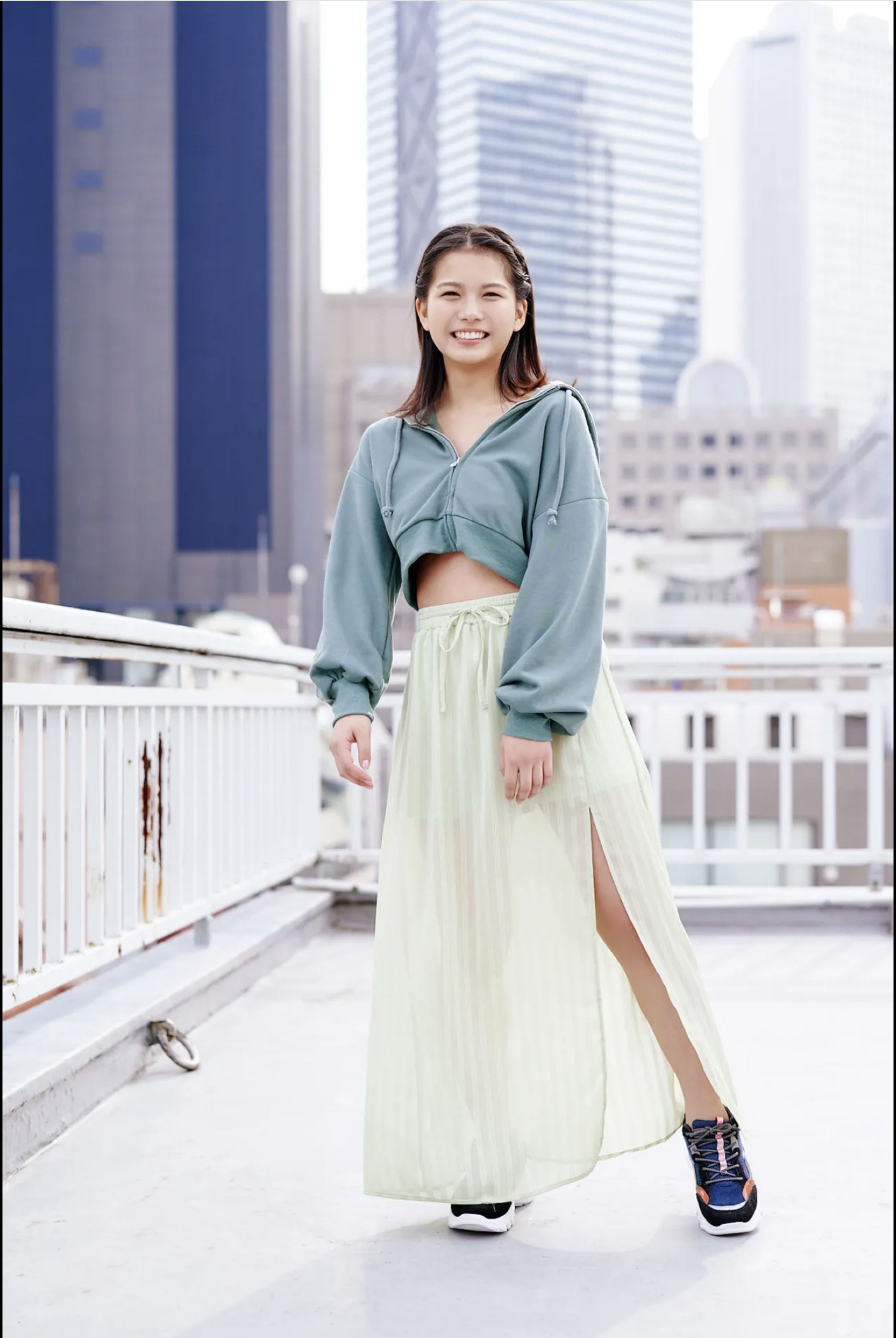 朝日ななみ - 22歳の純真ビキニ/(64P)