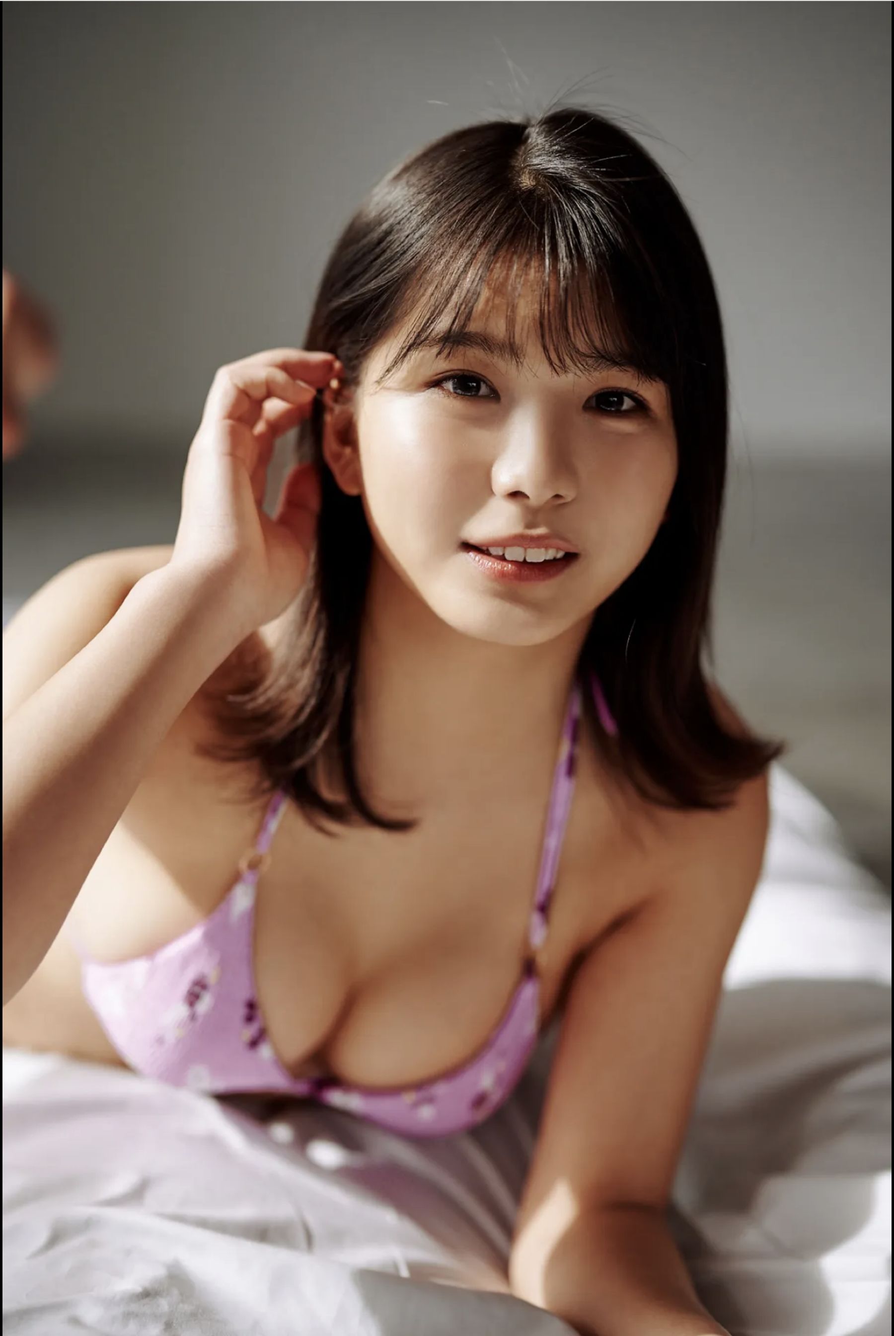 朝日ななみ - 22歳の純真ビキニ/(64P)