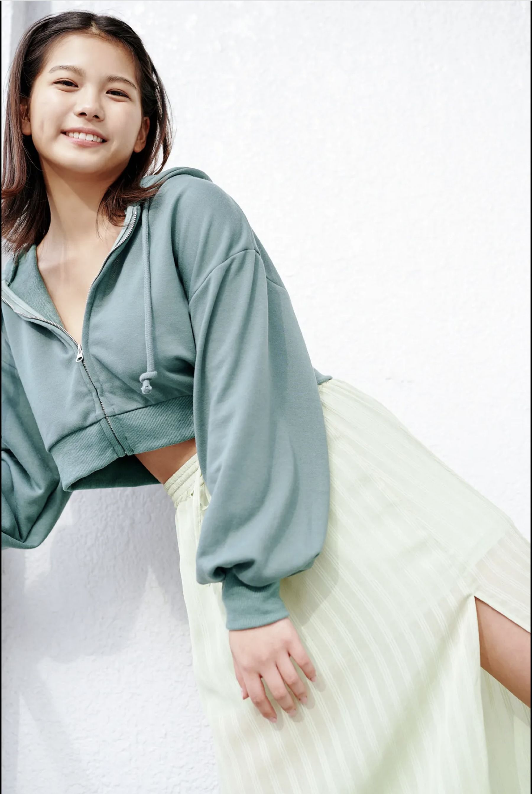 朝日ななみ - 22歳の純真ビキニ/(64P)