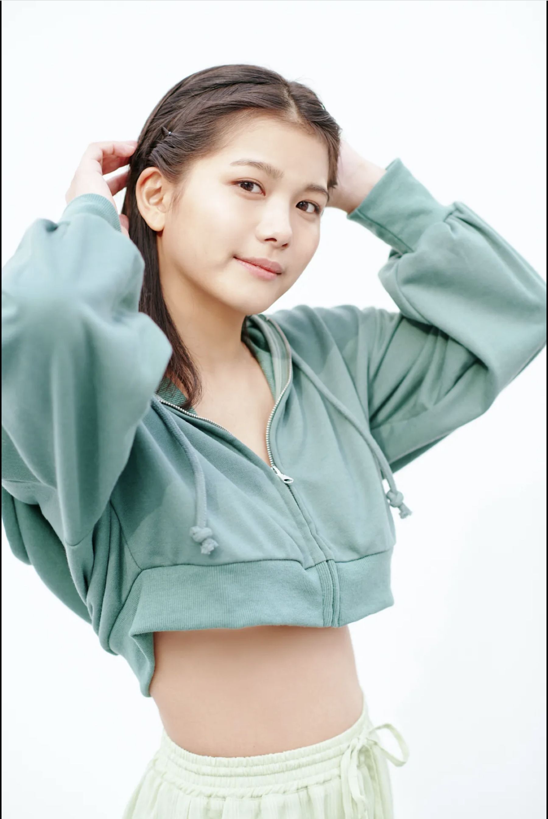 朝日ななみ - 22歳の純真ビキニ/(64P)