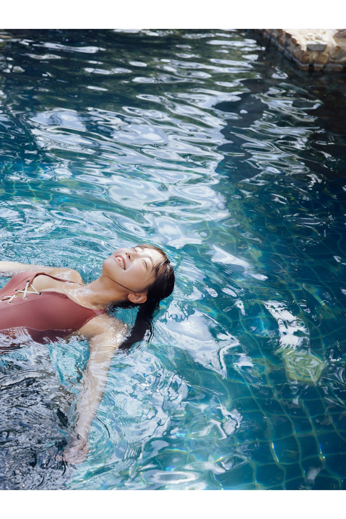 天羽希純 - 抱いてみる/(95P)