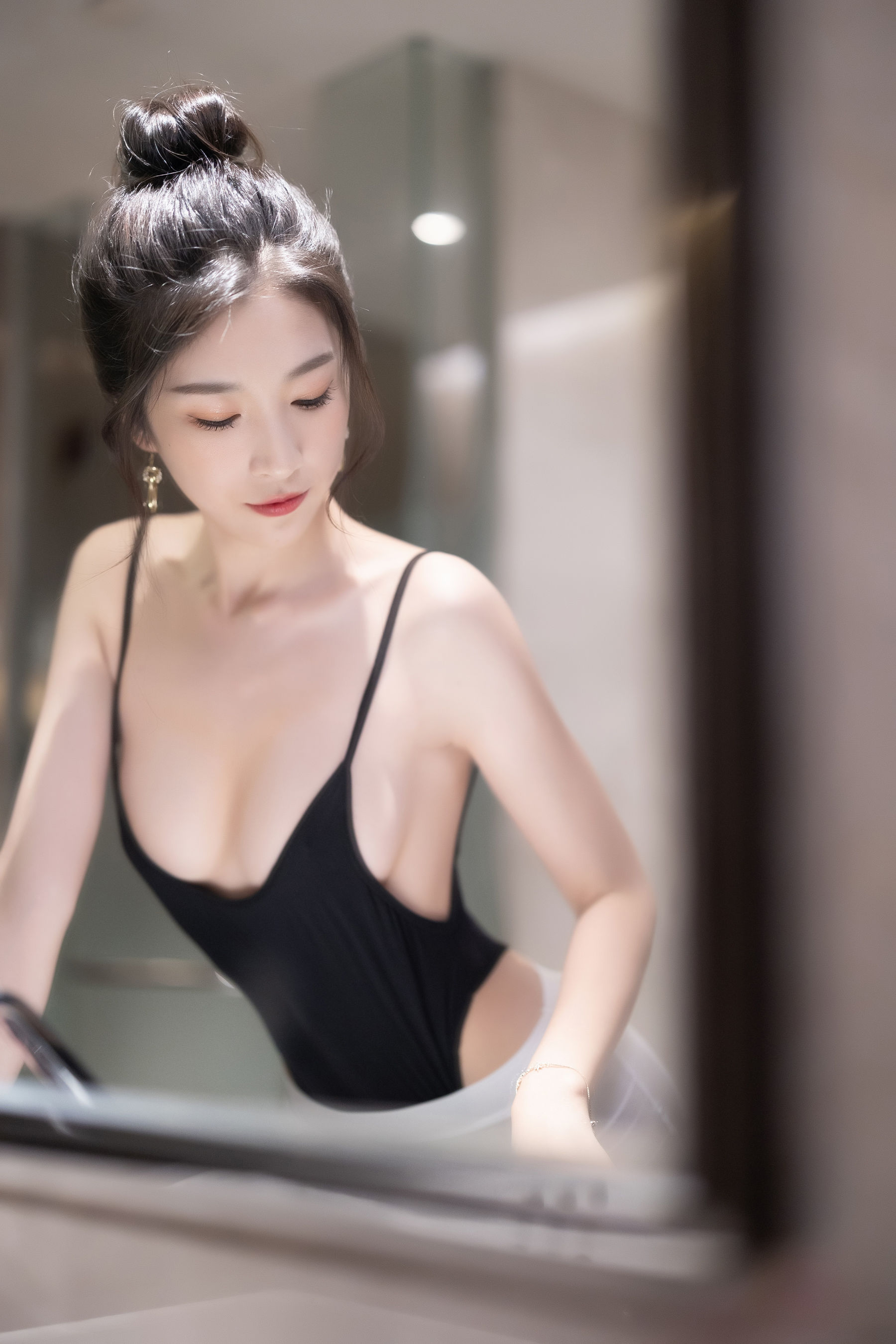 林乐一 - 白色短裙/(81P)