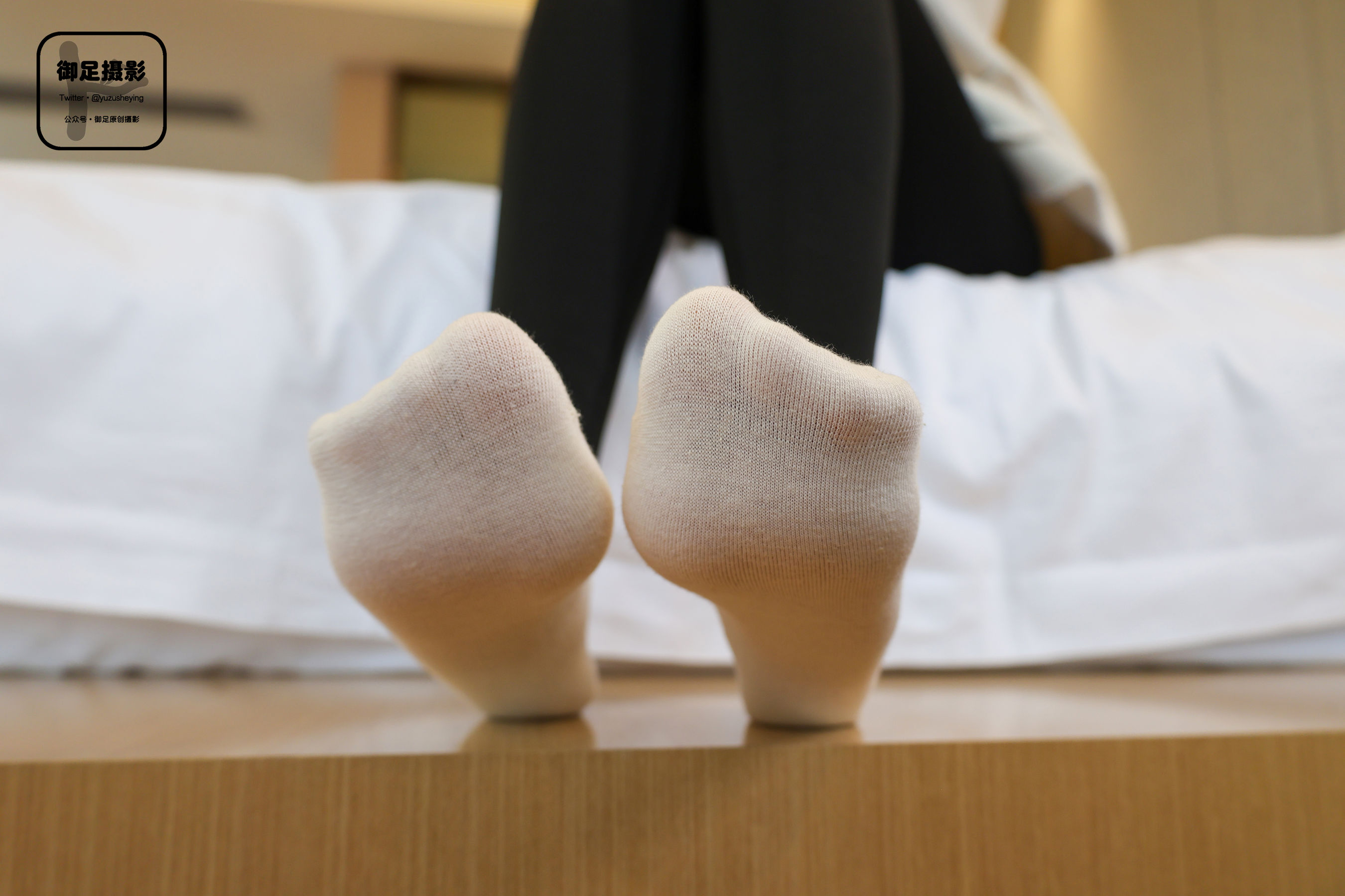 御足摄影 - 长靴白袜裸足/(95P)