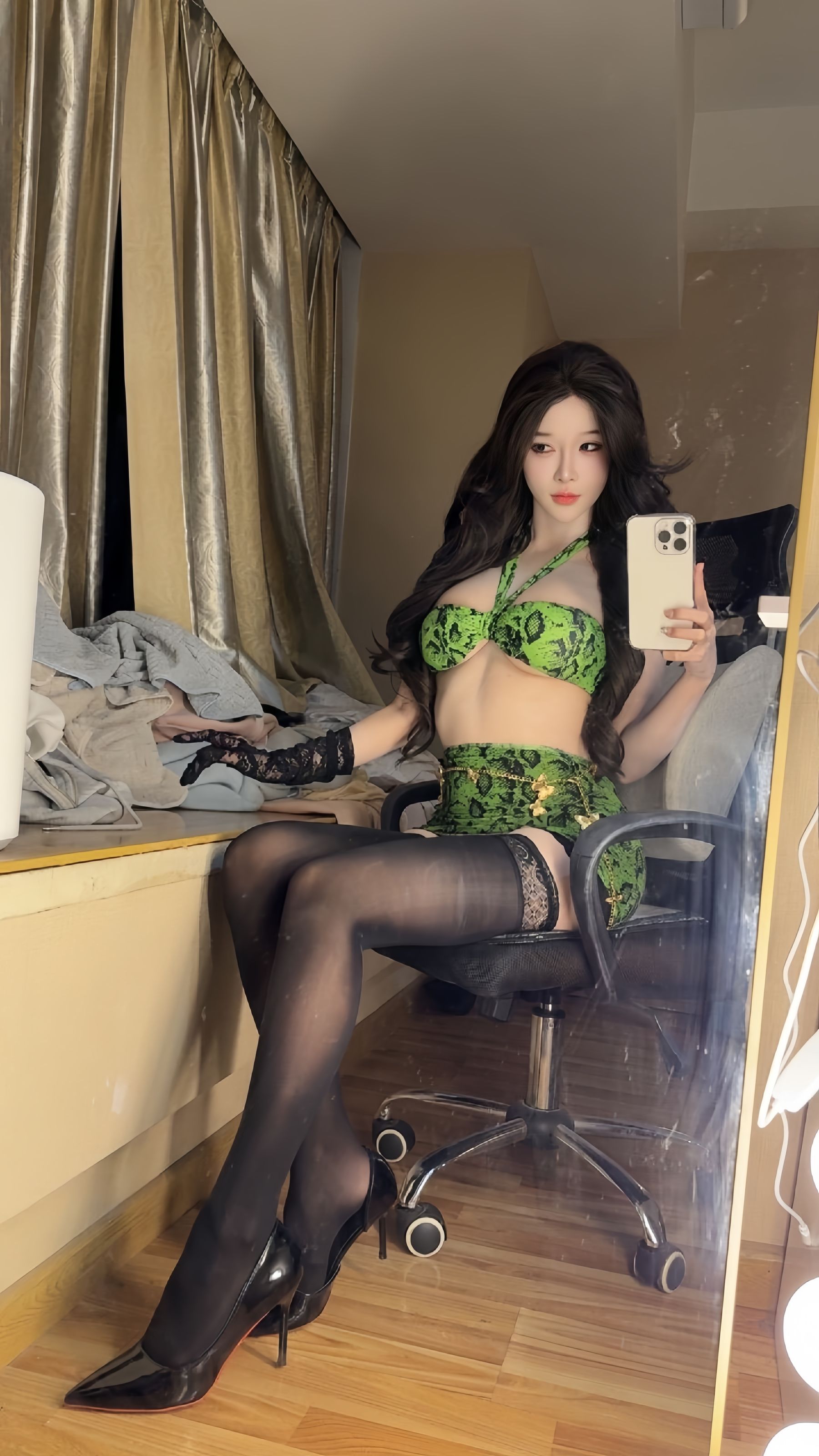 无欲无求的推土君 - 青色蛇纹/(40P)