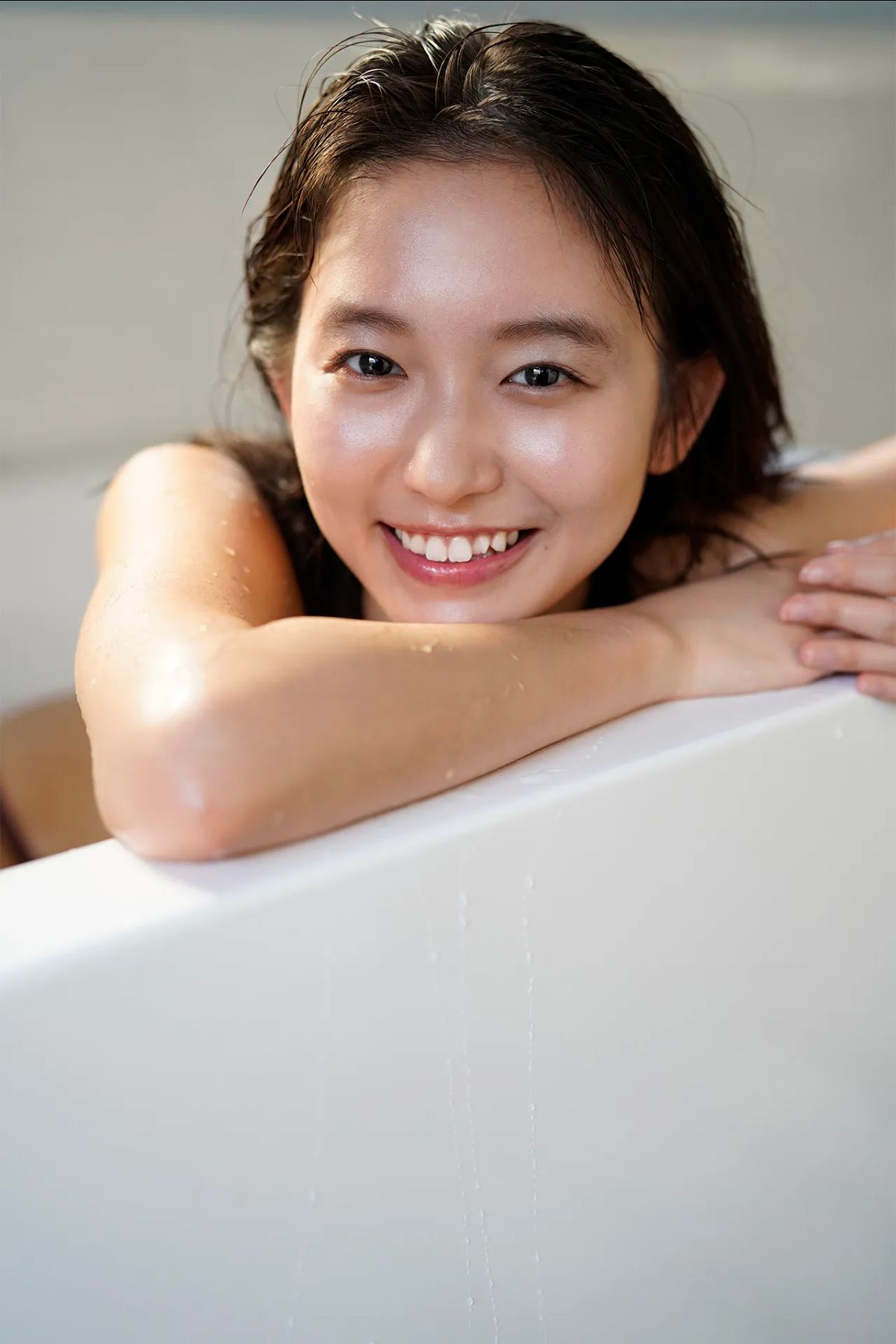 志田音々 - 癒やしの純潔ビキニ/(103P)