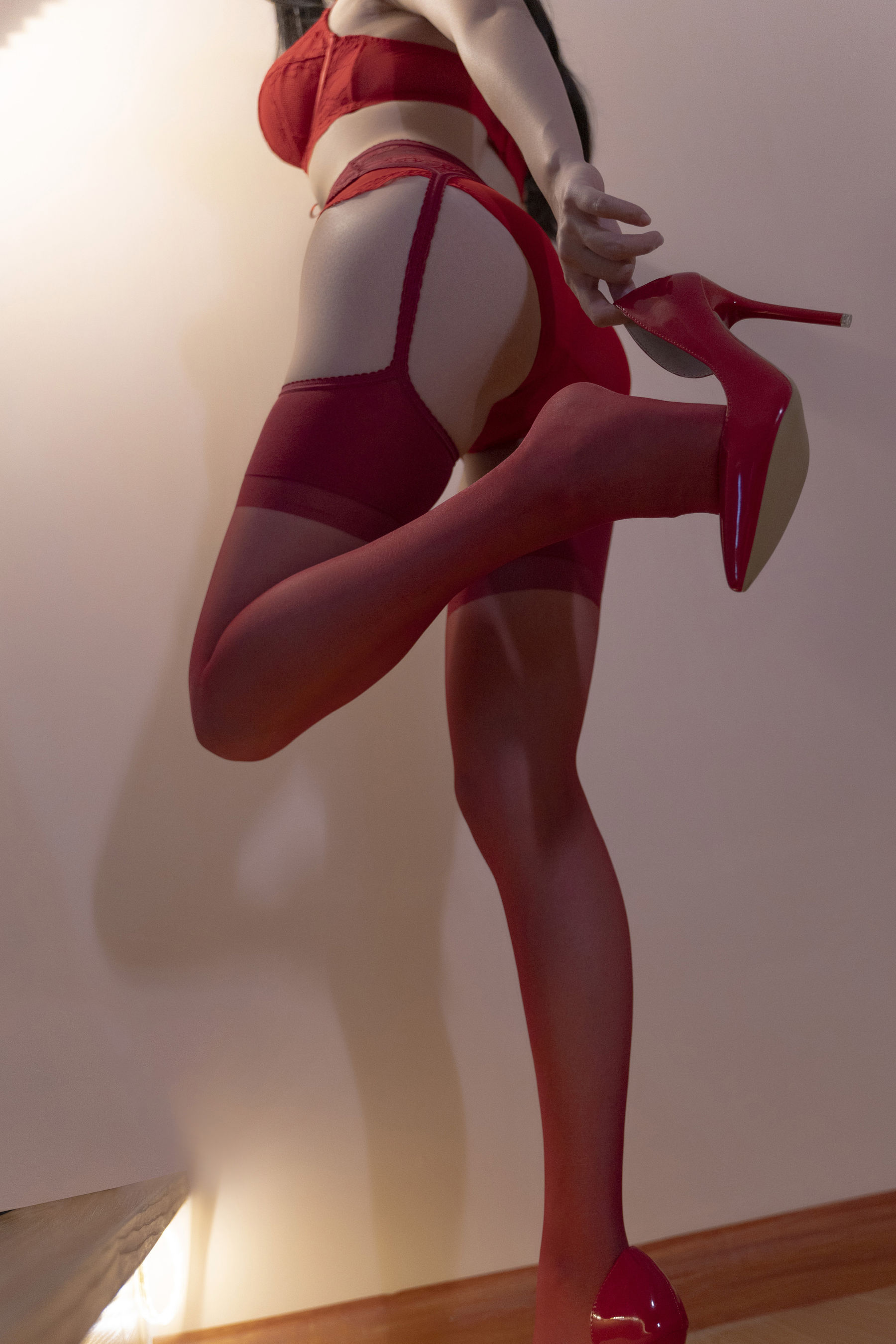 抖娘 -利世图集 - 红涩小铃铛/(84P)