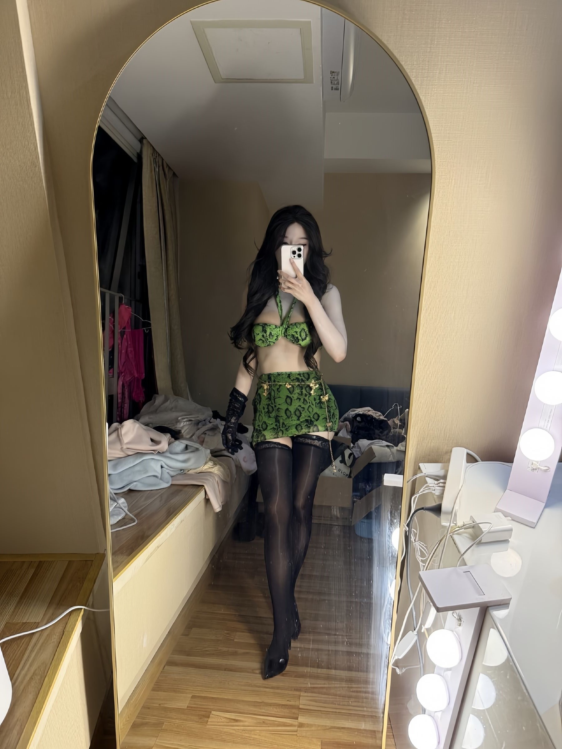 无欲无求的推土君 - 青色蛇纹/(40P)