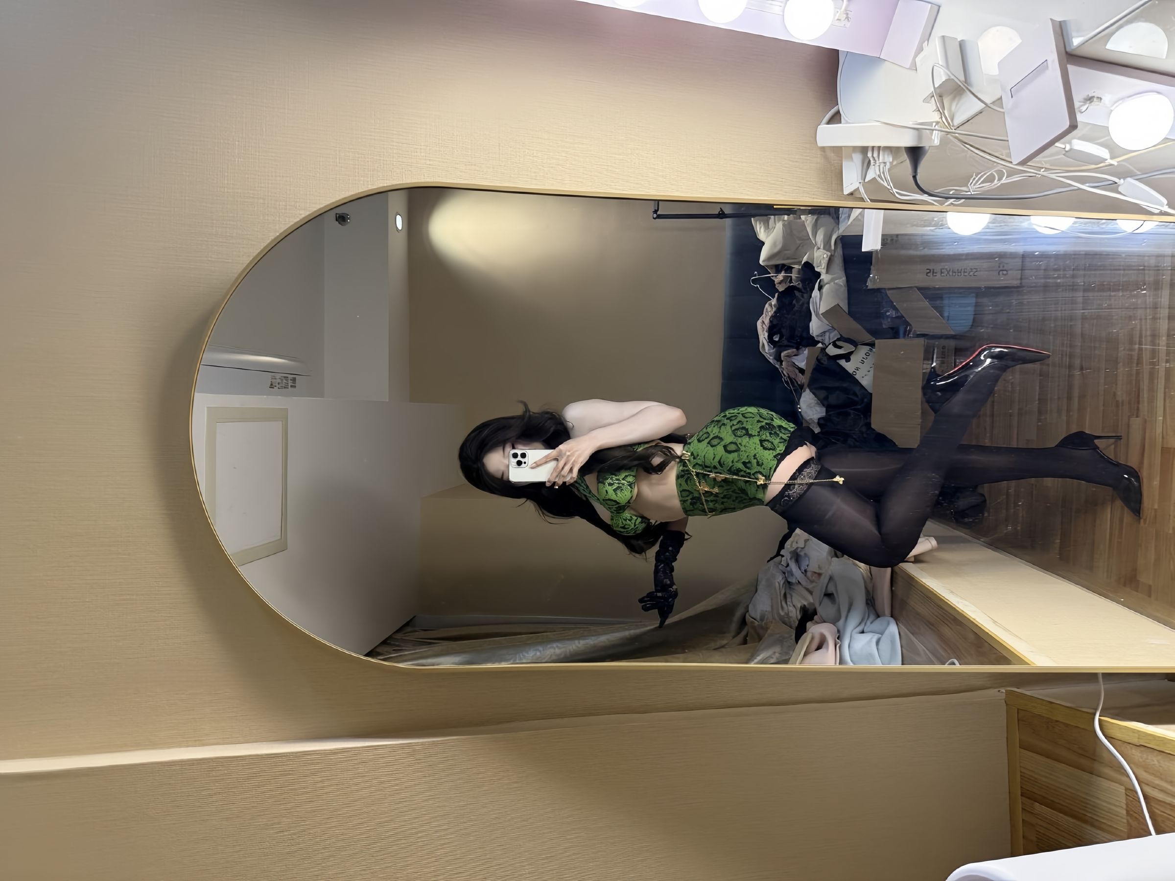 无欲无求的推土君 - 青色蛇纹/(40P)