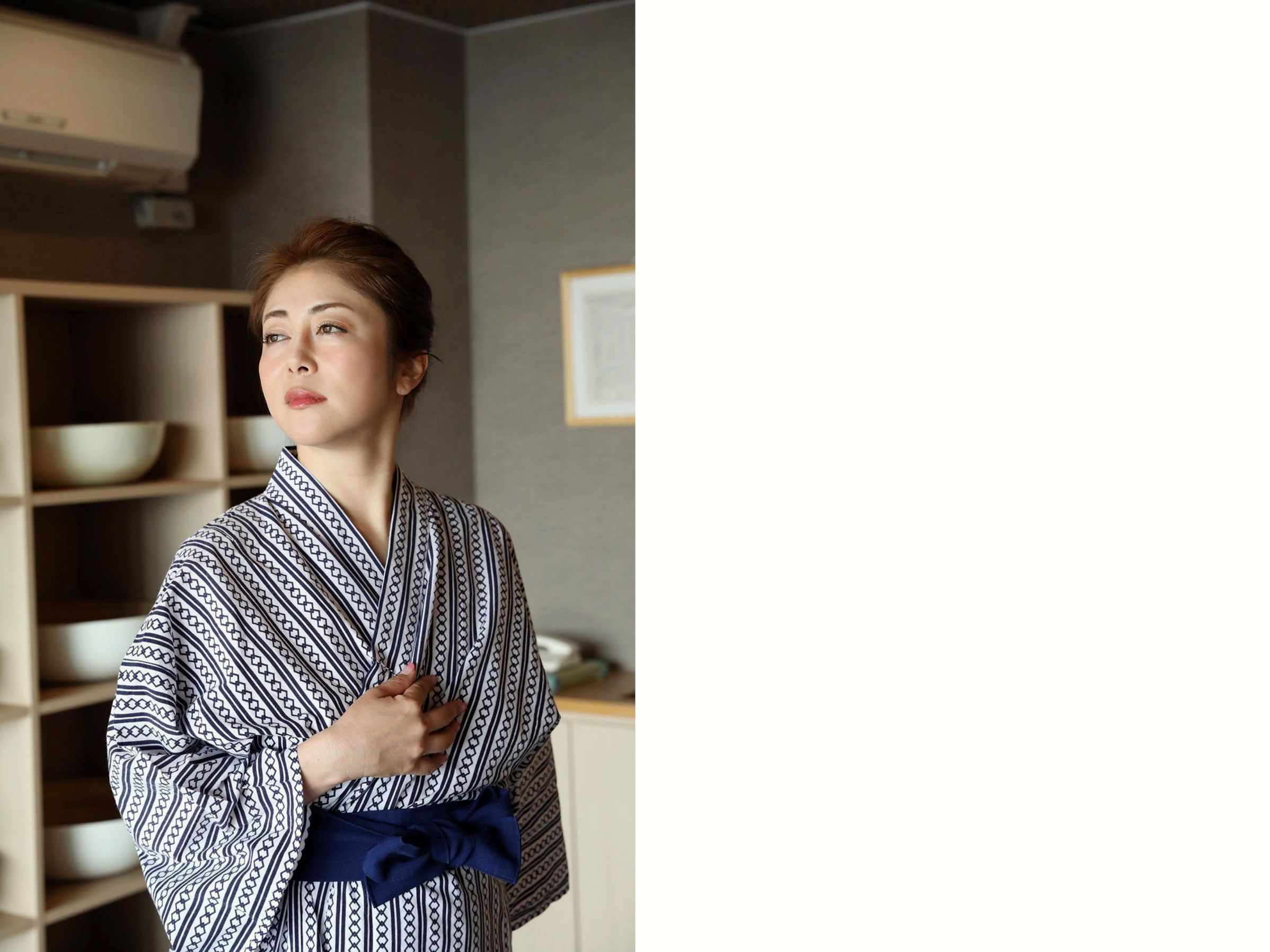 岡元あつこ - ギュッと抱きしめて/(54P)