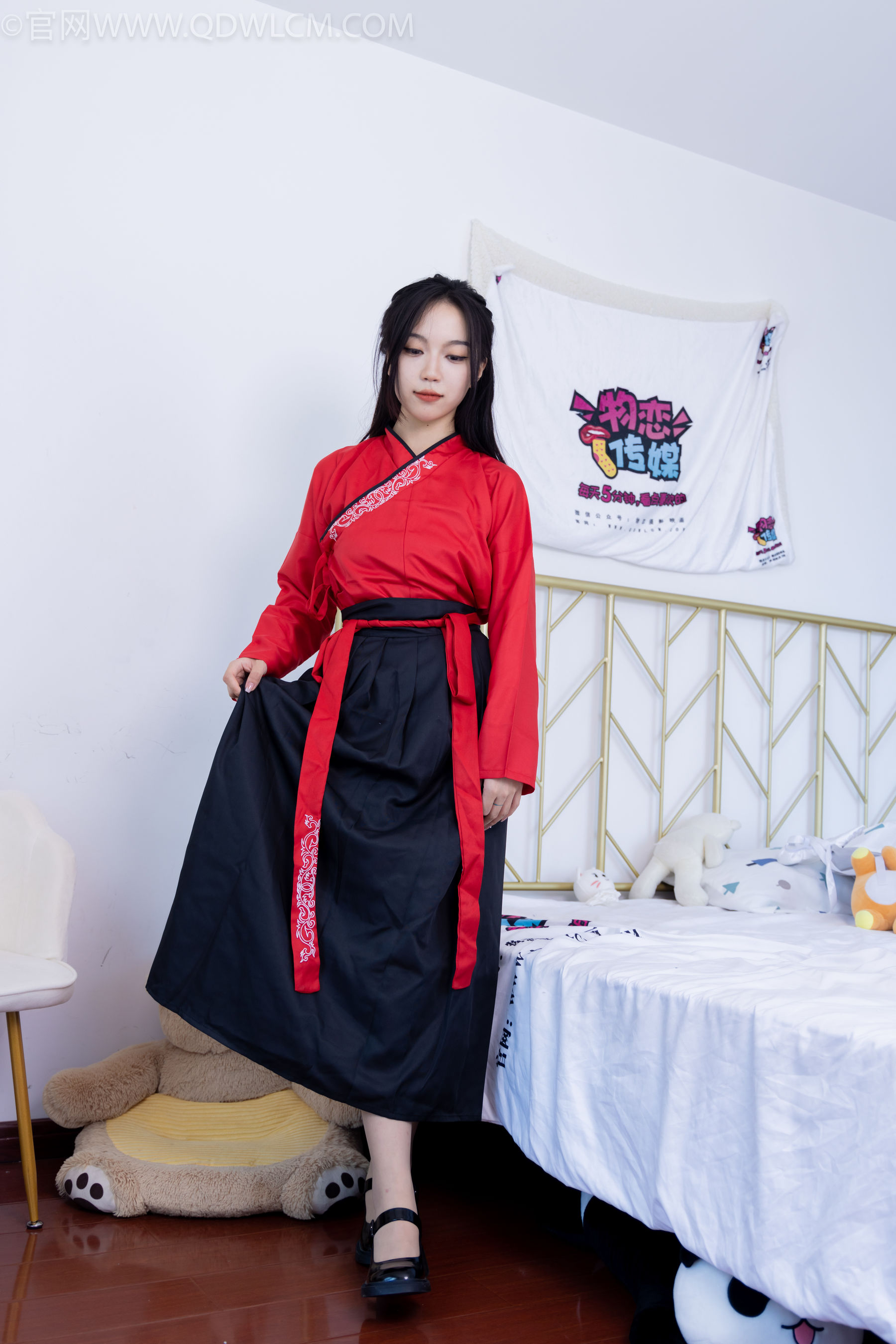 物恋传媒 No.2330 纱纱 - 汉服、皮鞋、白棉袜、薄肉丝/(219P)