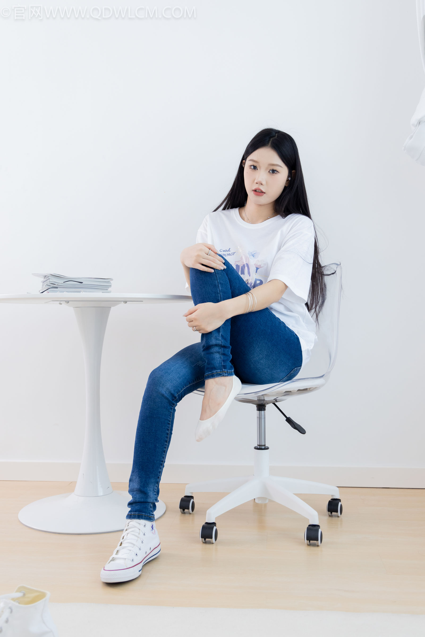 物恋传媒 No.2329 小竹 - 帆布鞋、白船袜、肚子疼揉肚子剧情/(158P)