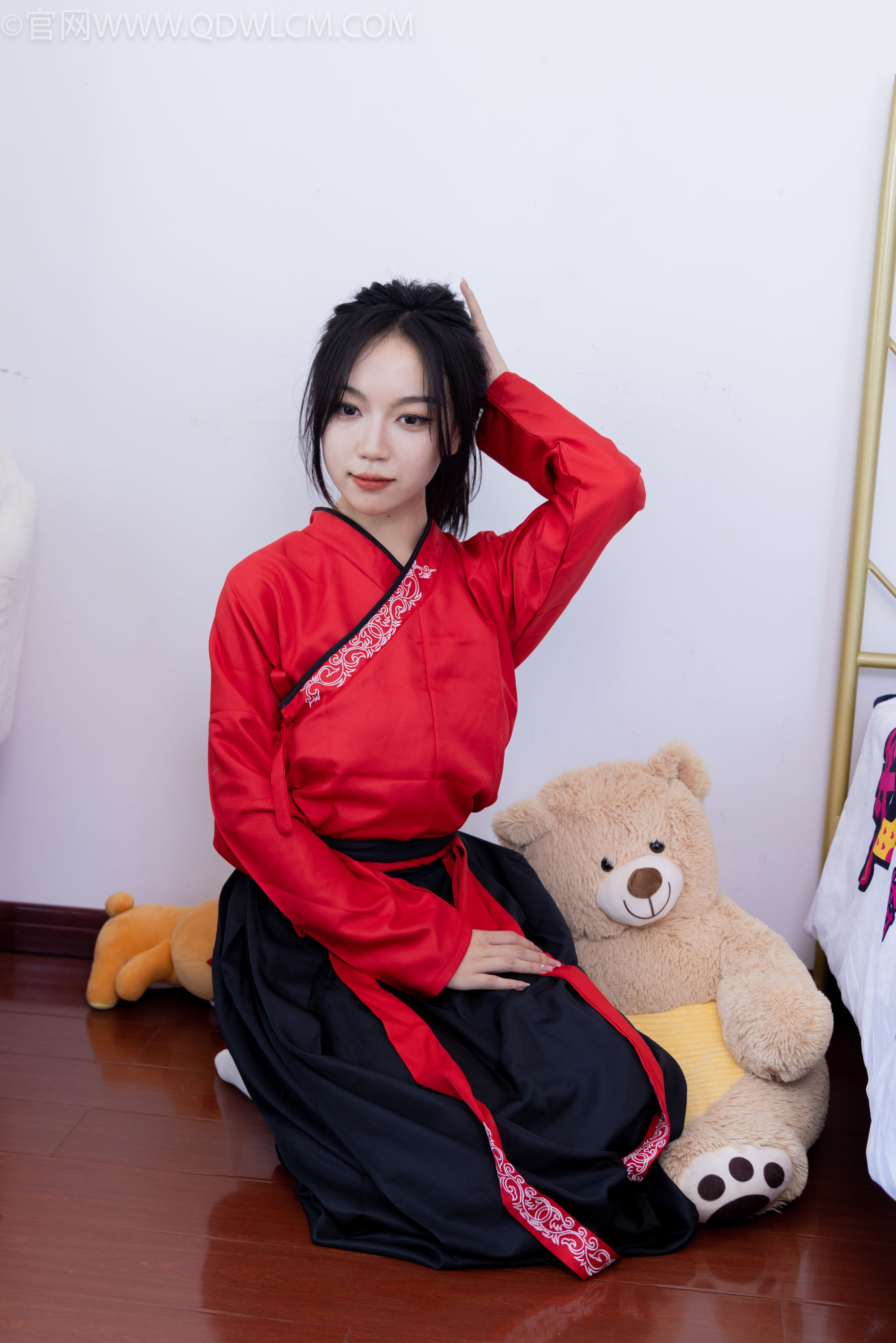 物恋传媒 No.2330 纱纱 - 汉服、皮鞋、白棉袜、薄肉丝/(219P)