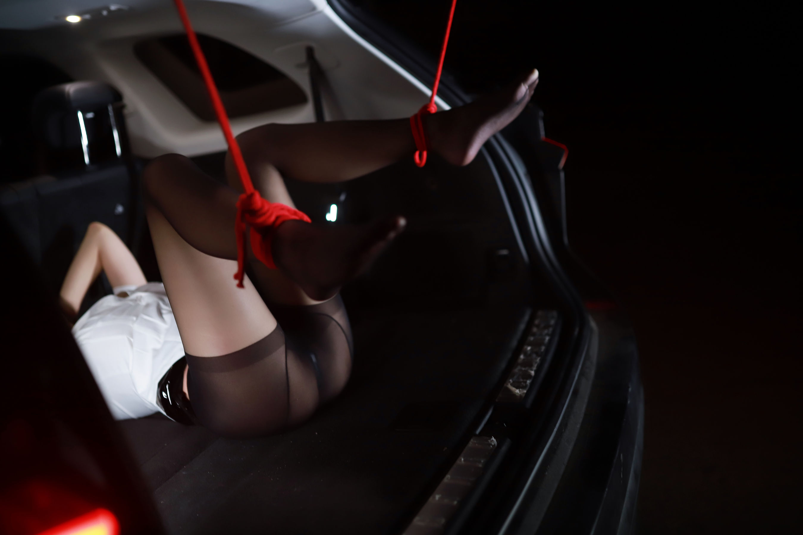 上杉绘梨落 - 被人跟踪/(101P)