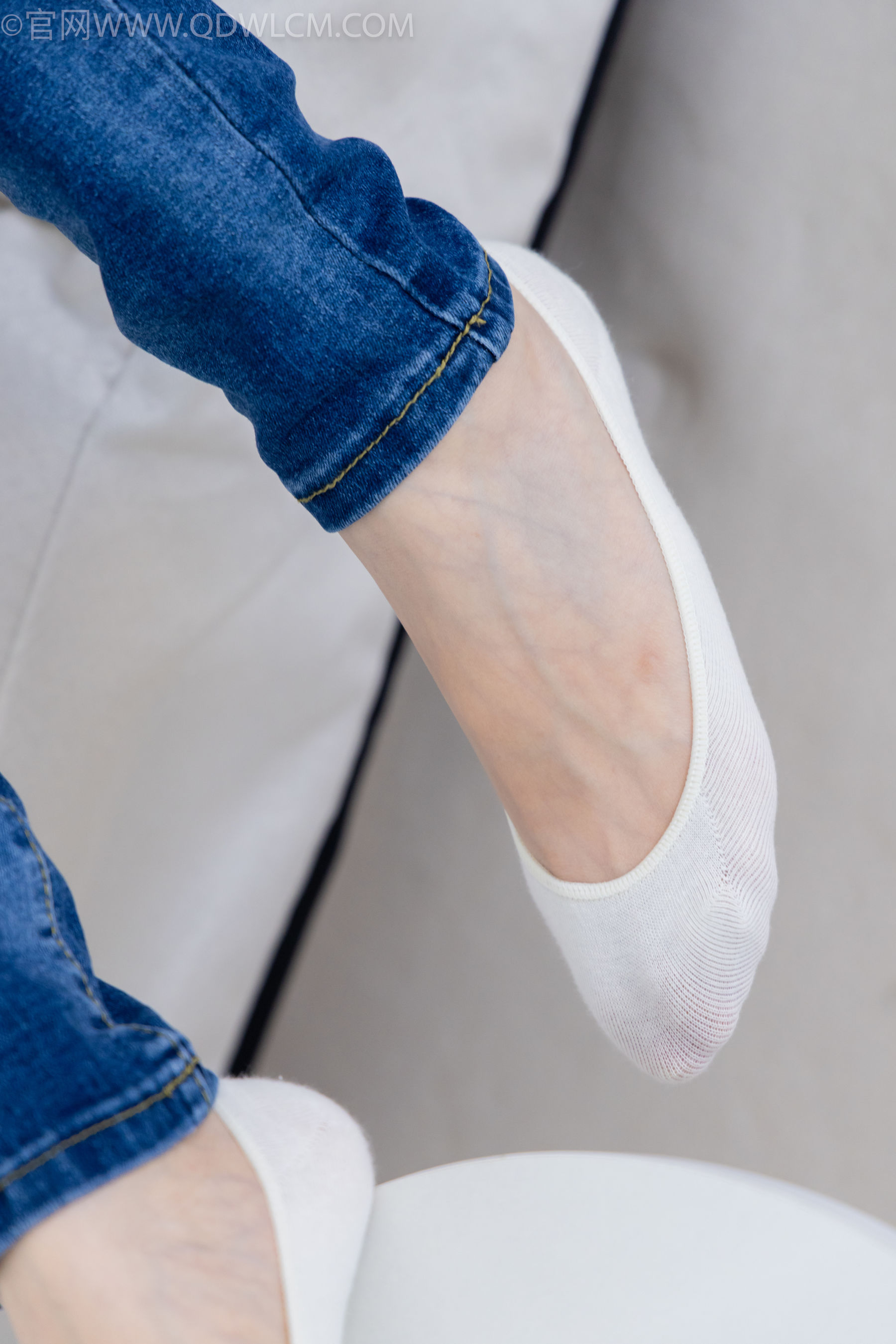 物恋传媒 No.2329 小竹 - 帆布鞋、白船袜、肚子疼揉肚子剧情/(158P)