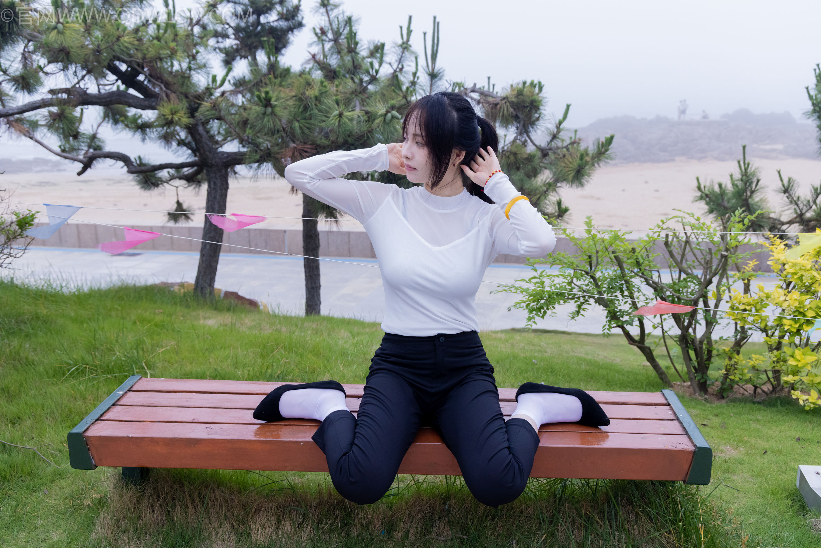 物恋传媒 No.2337 小酒 - 高跟鞋、短黑丝、短白丝/(315P)