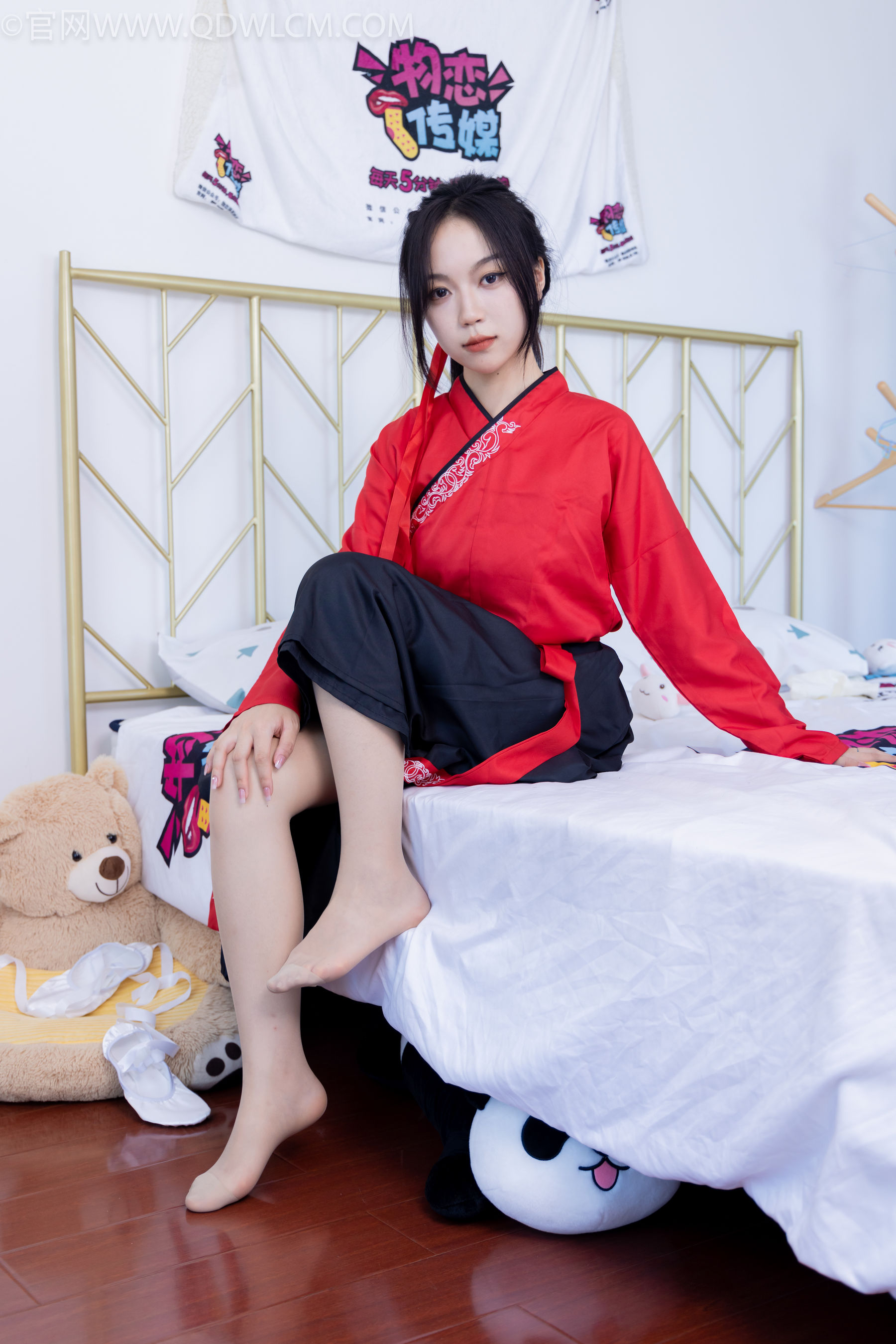 物恋传媒 No.2330 纱纱 - 汉服、皮鞋、白棉袜、薄肉丝/(219P)