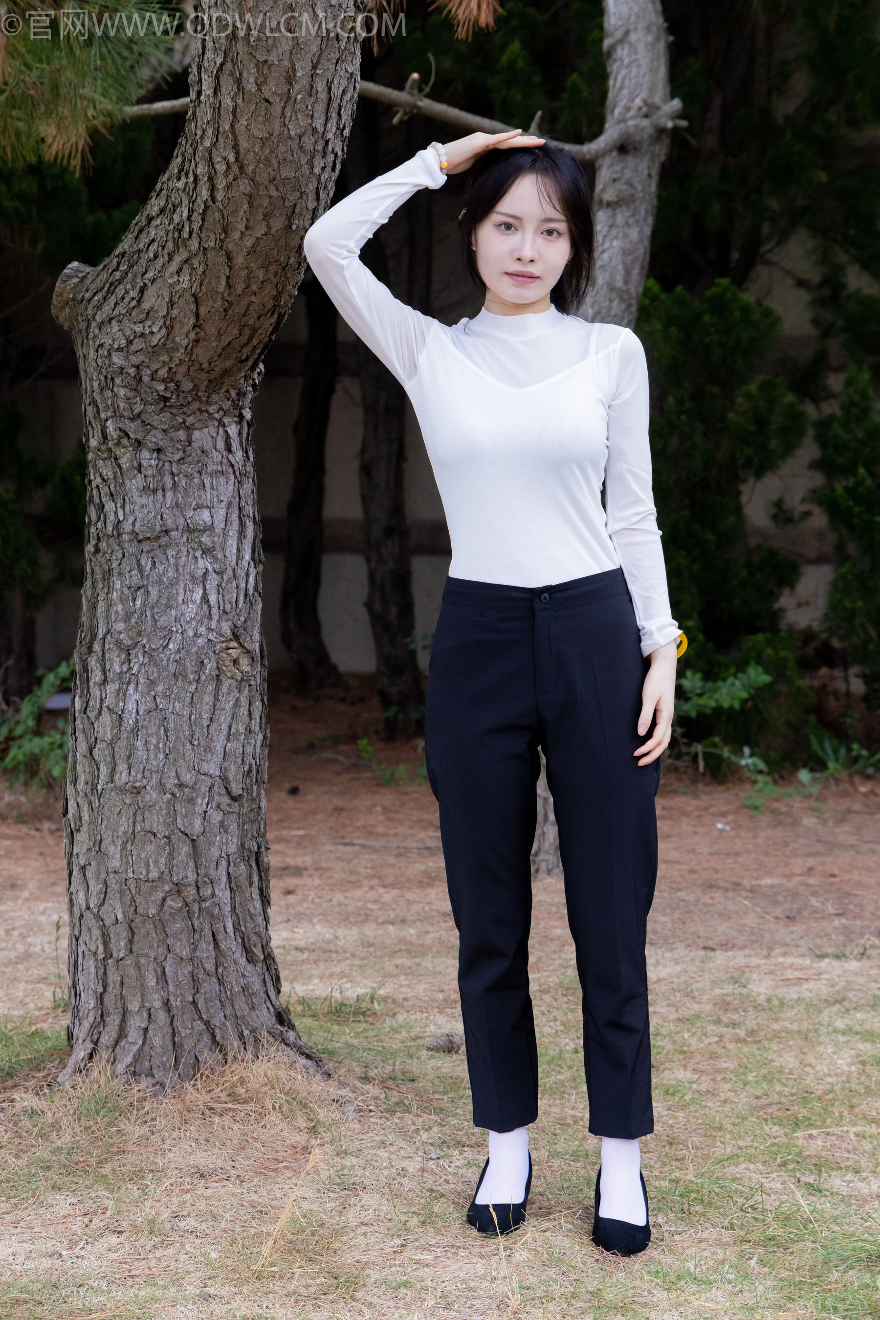 物恋传媒 No.2337 小酒 - 高跟鞋、短黑丝、短白丝/(315P)