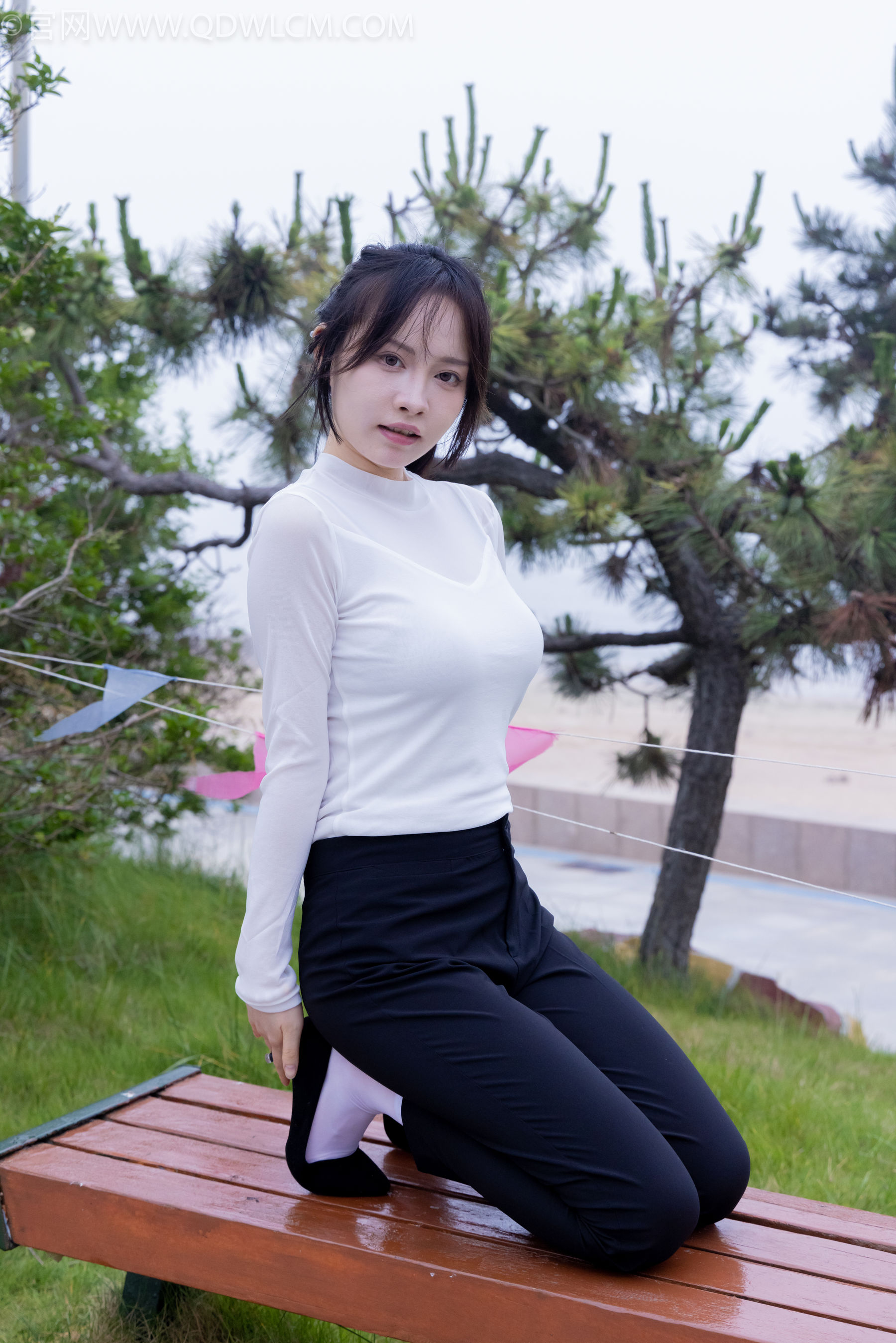 物恋传媒 No.2337 小酒 - 高跟鞋、短黑丝、短白丝/(315P)