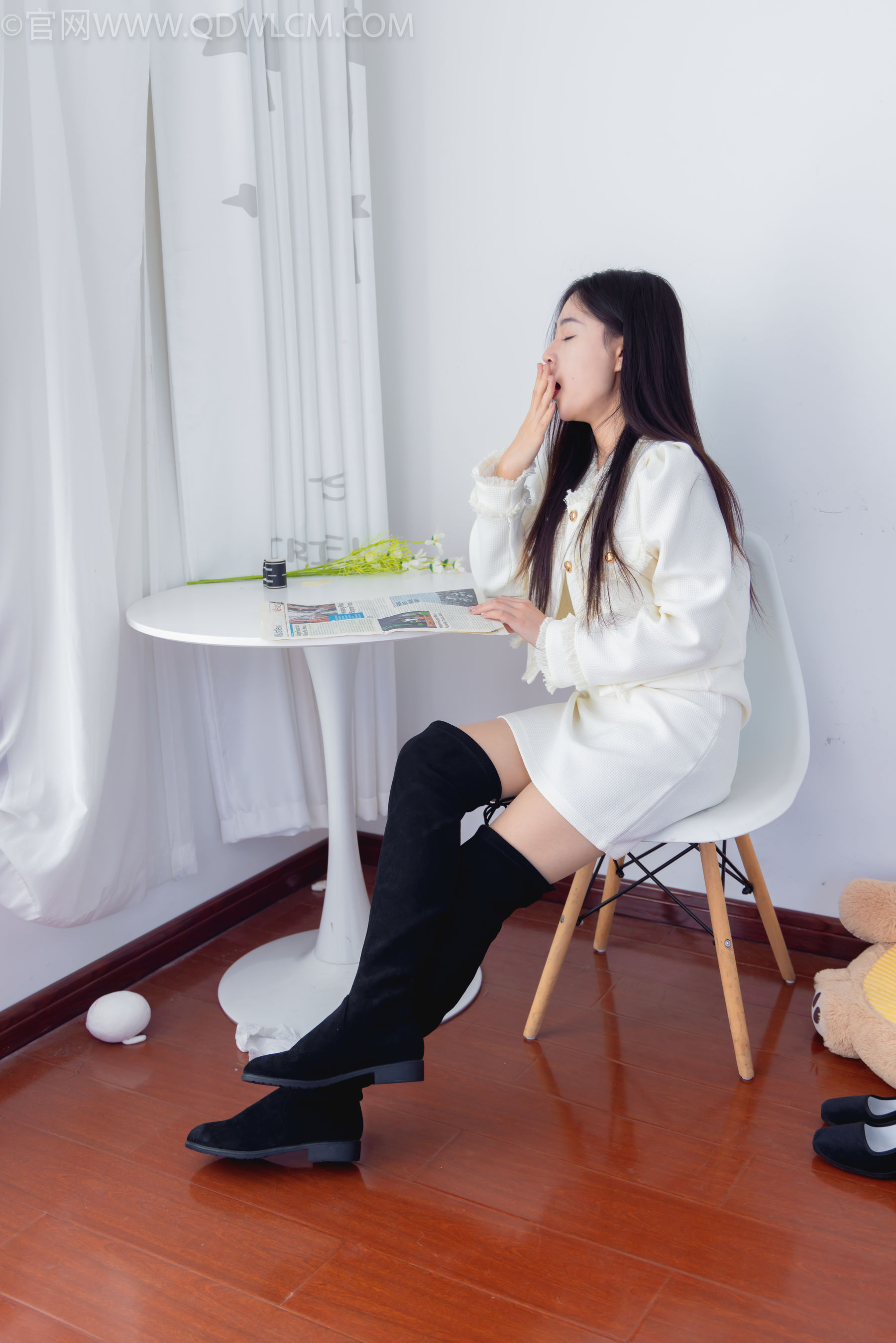 物恋传媒 No.2335 美兔 - 布鞋、长靴、白棉袜、薄肉丝/(227P)