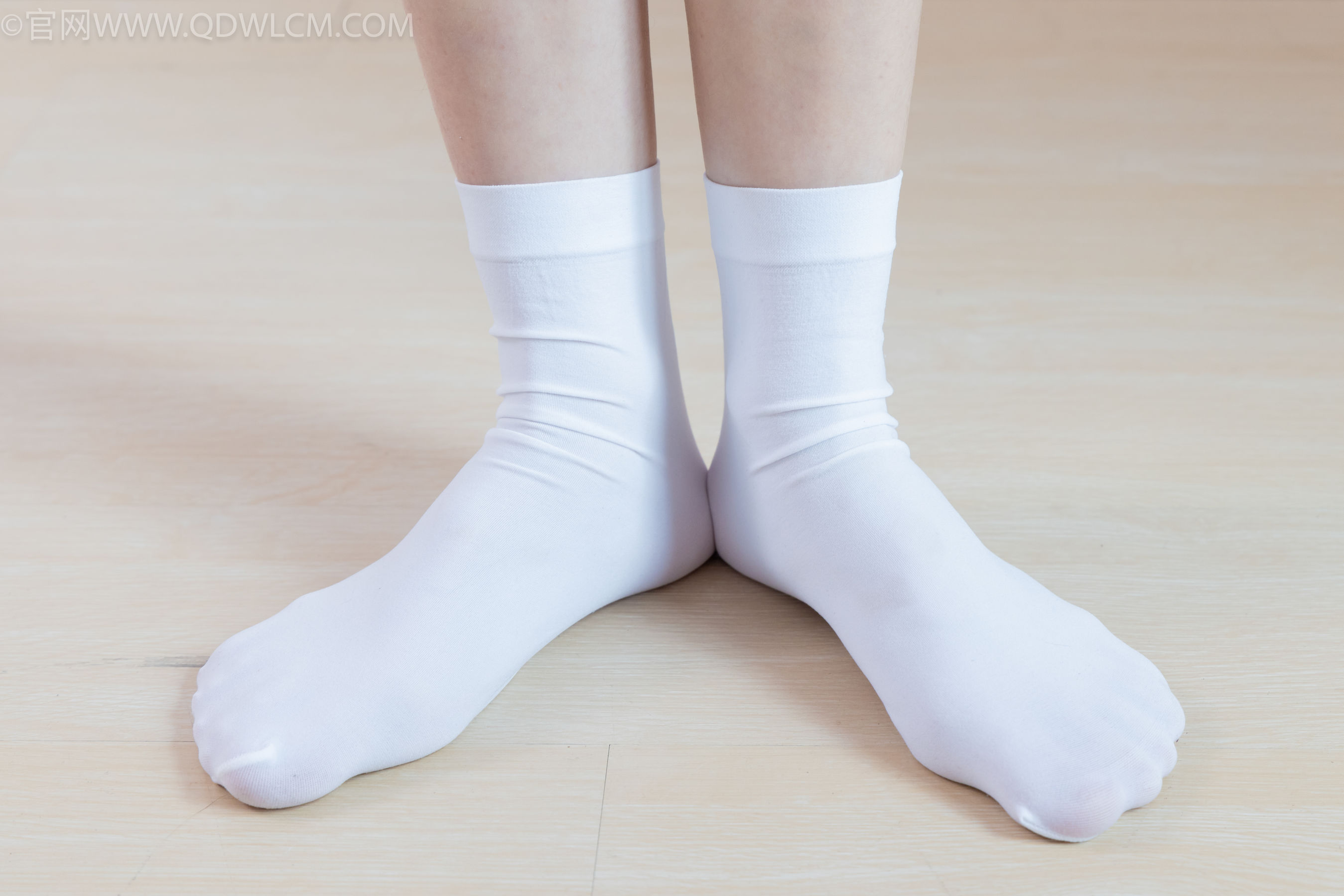 物恋传媒 No.2328 绒绒 - 汉服、布鞋、白棉袜、红色船袜/(174P)