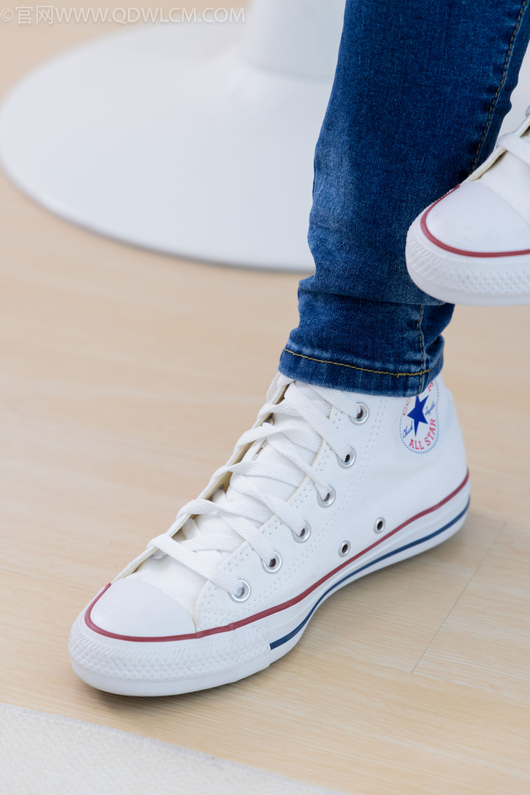 物恋传媒 No.2329 小竹 - 帆布鞋、白船袜、肚子疼揉肚子剧情/(158P)