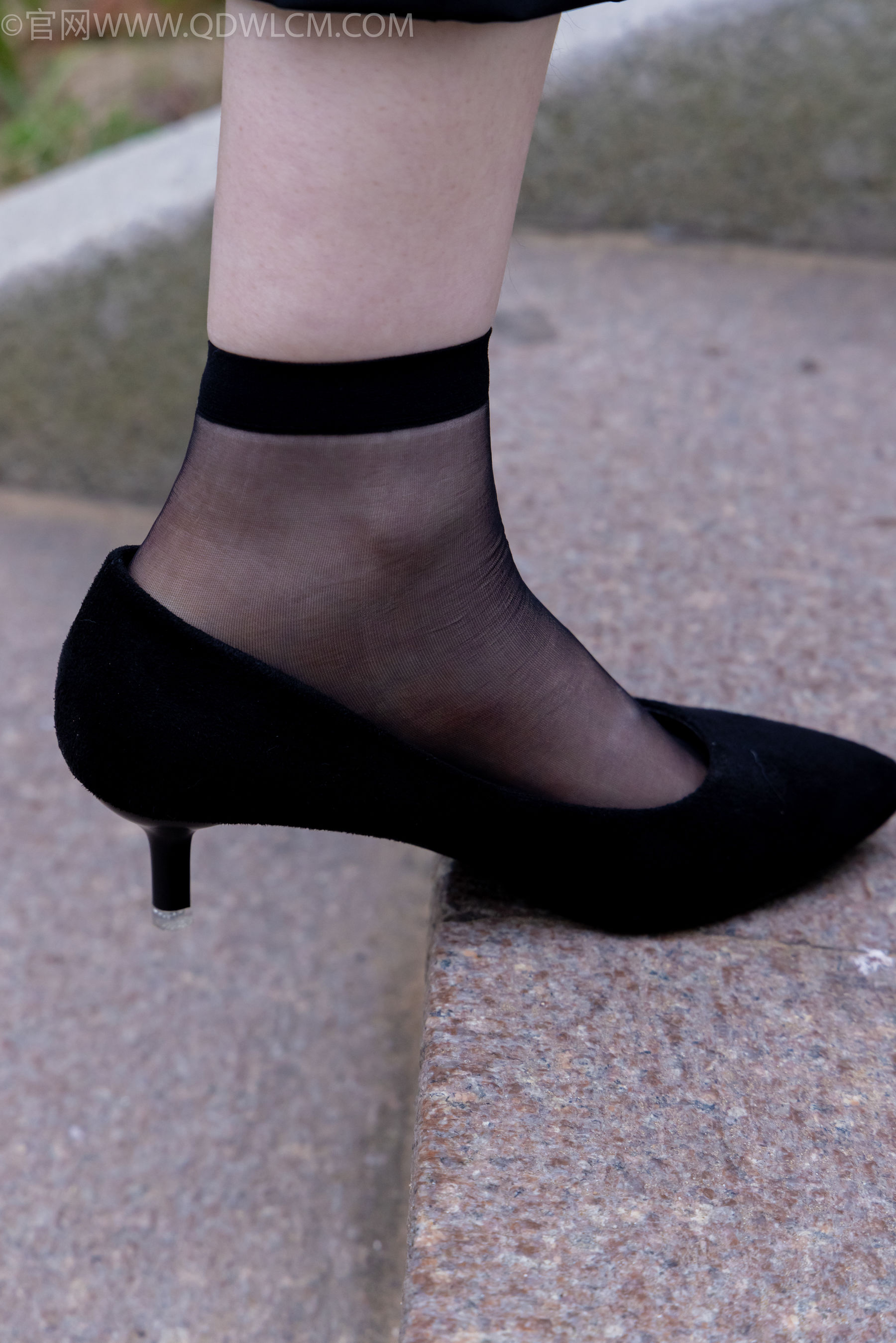 物恋传媒 No.2337 小酒 - 高跟鞋、短黑丝、短白丝/(315P)