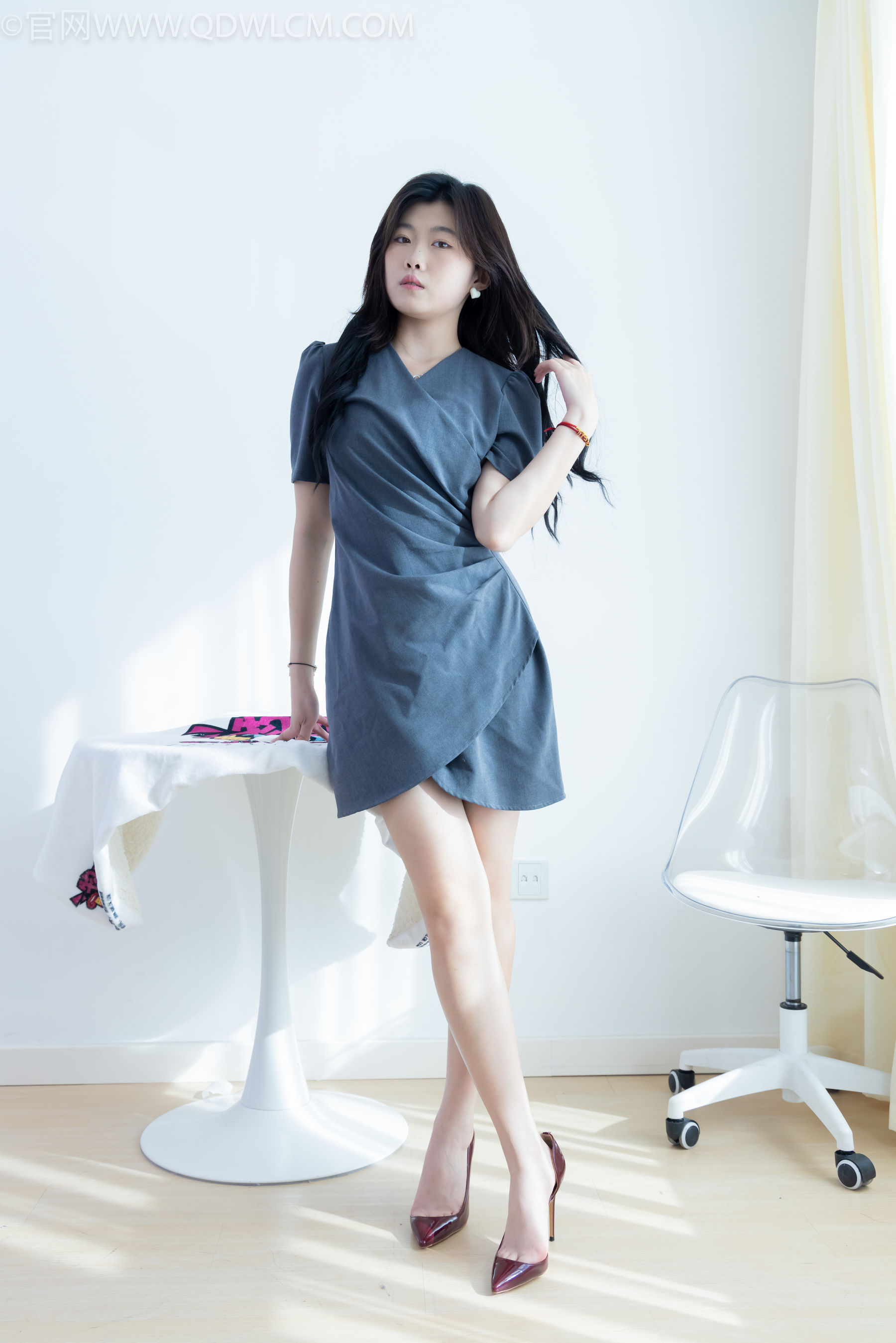 物恋传媒 No.2336 樱桃 - 三双高跟鞋、薄肉丝、裸足/(164P)