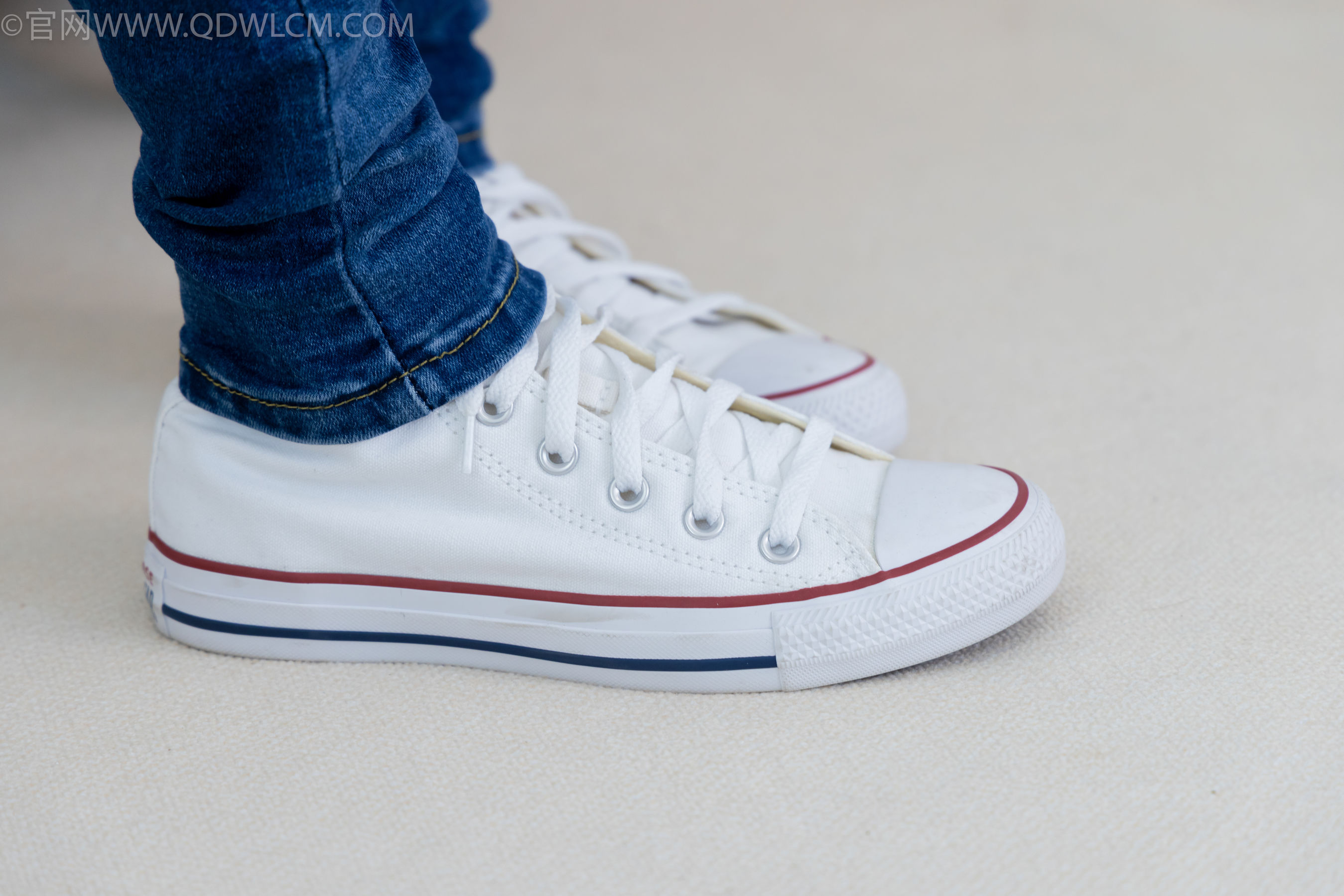 物恋传媒 No.2329 小竹 - 帆布鞋、白船袜、肚子疼揉肚子剧情/(158P)