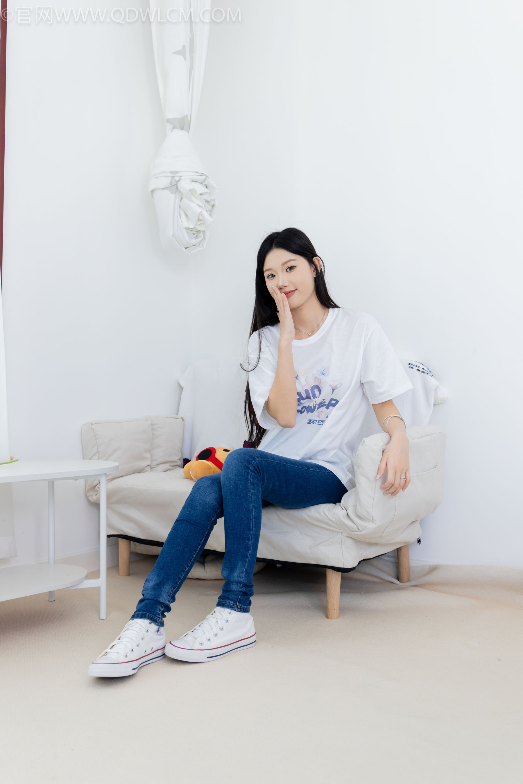 物恋传媒 No.2329 小竹 - 帆布鞋、白船袜、肚子疼揉肚子剧情/(158P)